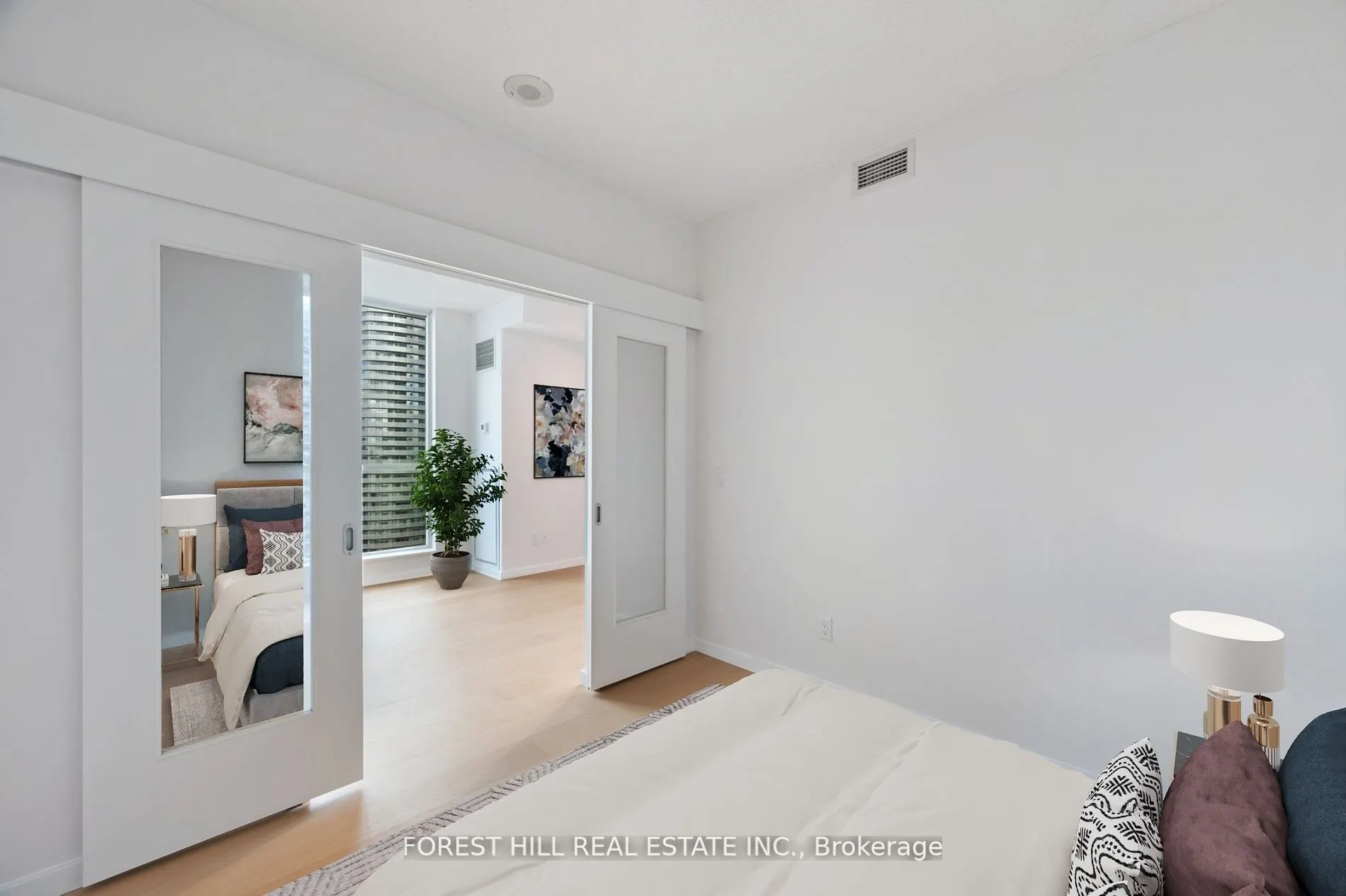 208 Queens Quay Boulevard W, #3512
