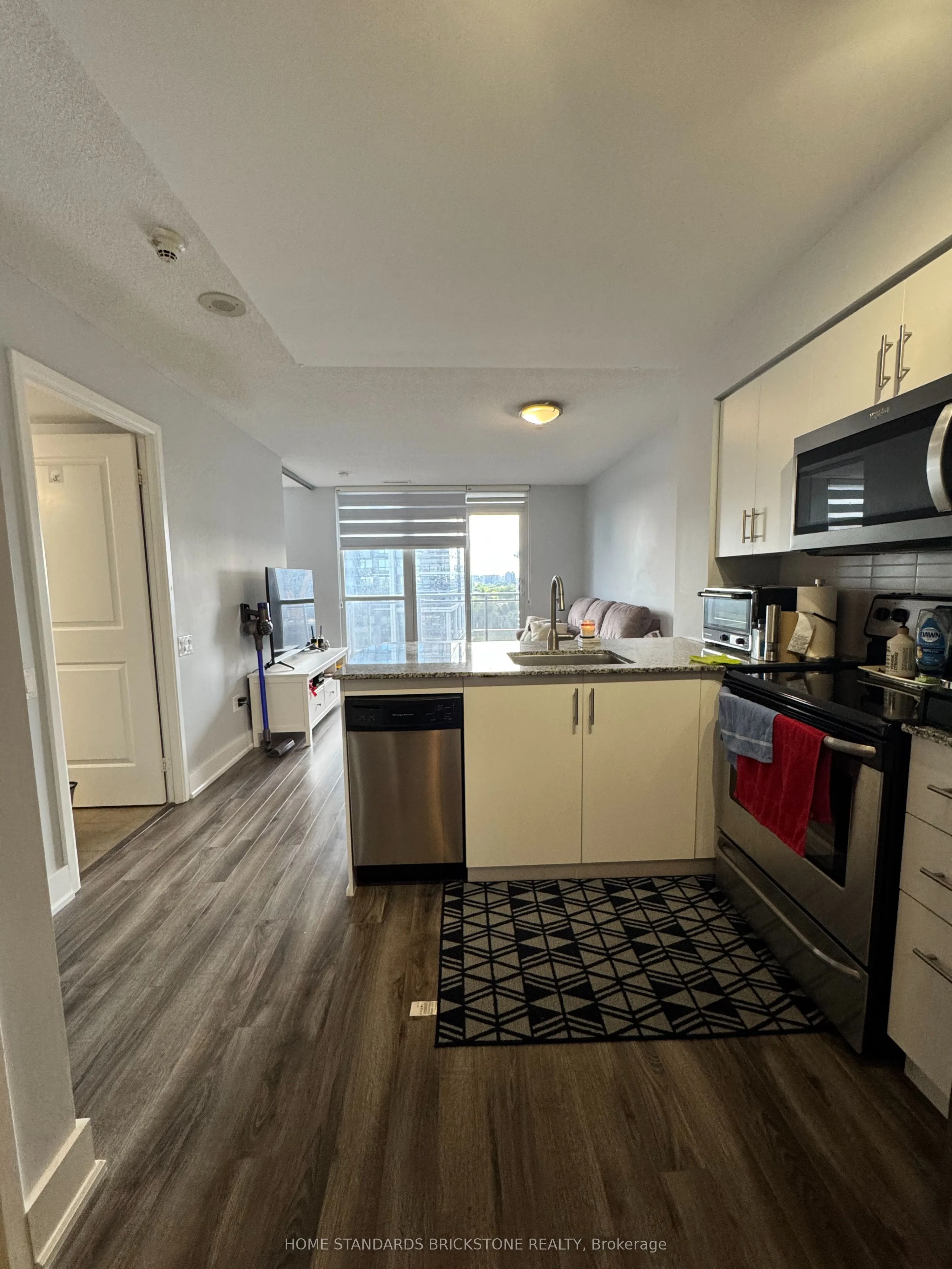23 Sheppard Avenue E, #1601