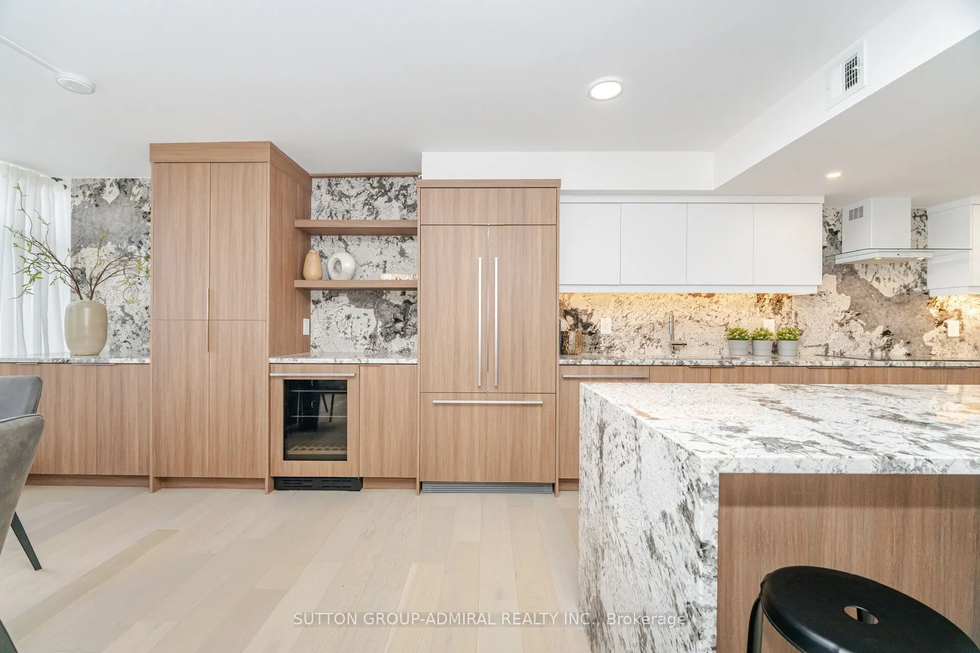 900 Yonge Street, #902