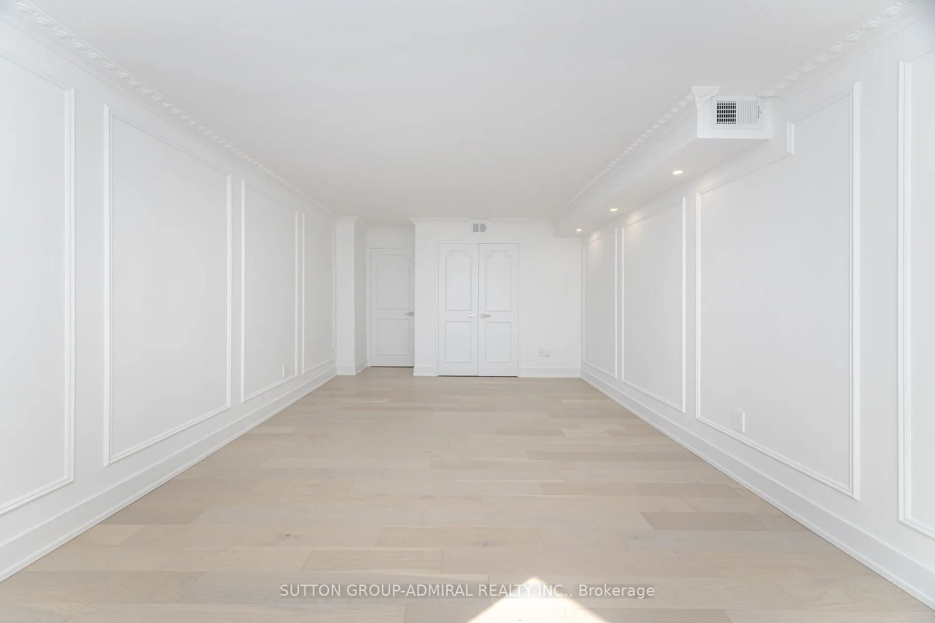 900 Yonge Street, #902