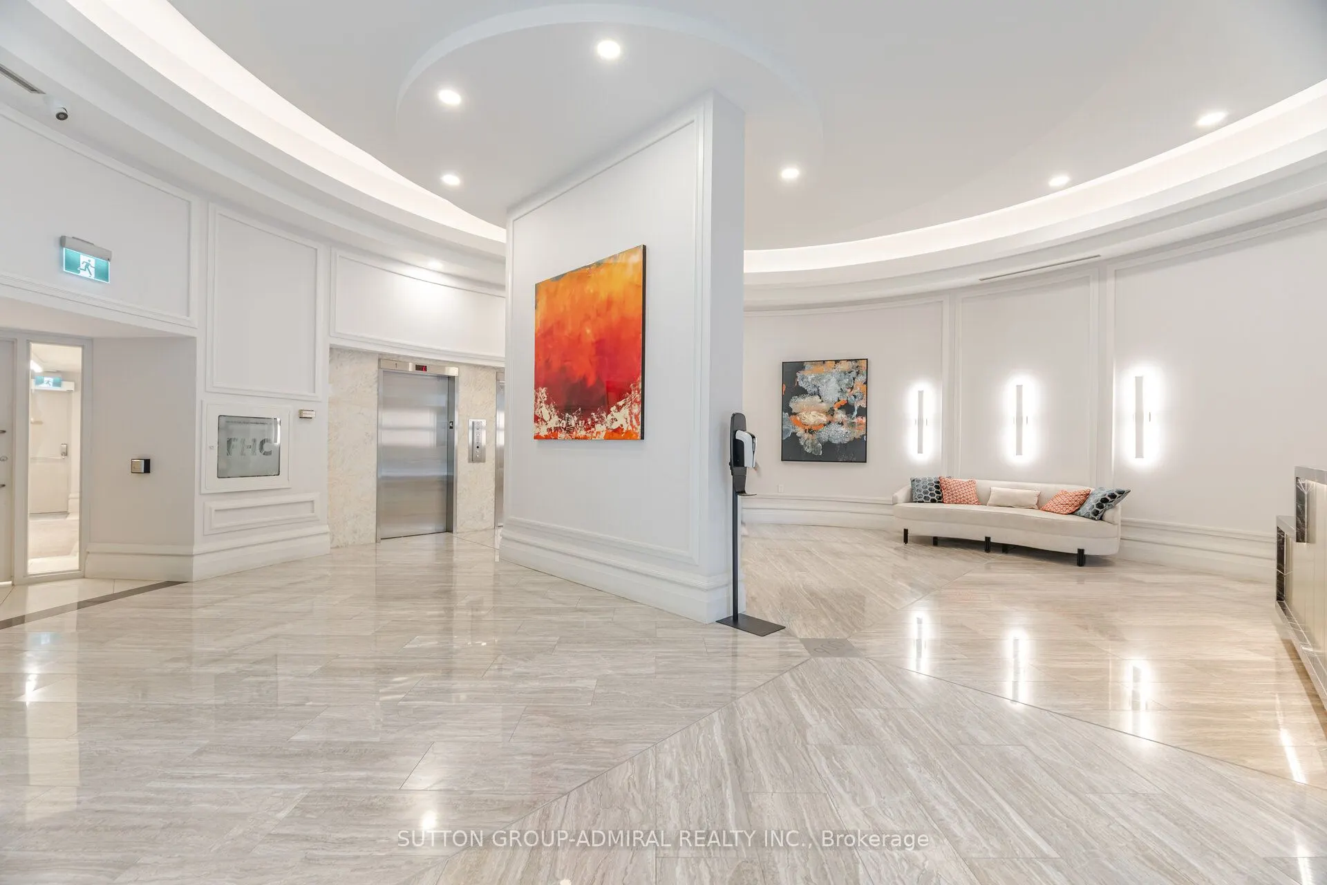 900 Yonge Street, #902