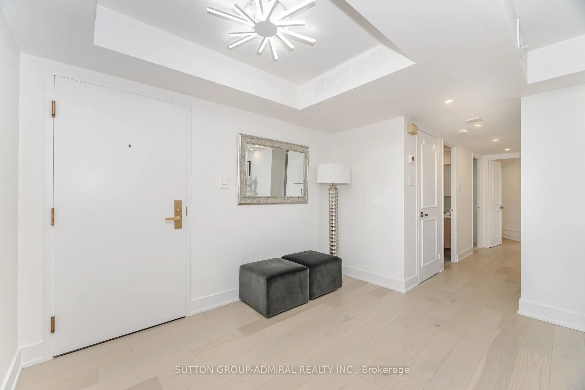 900 Yonge Street, #902