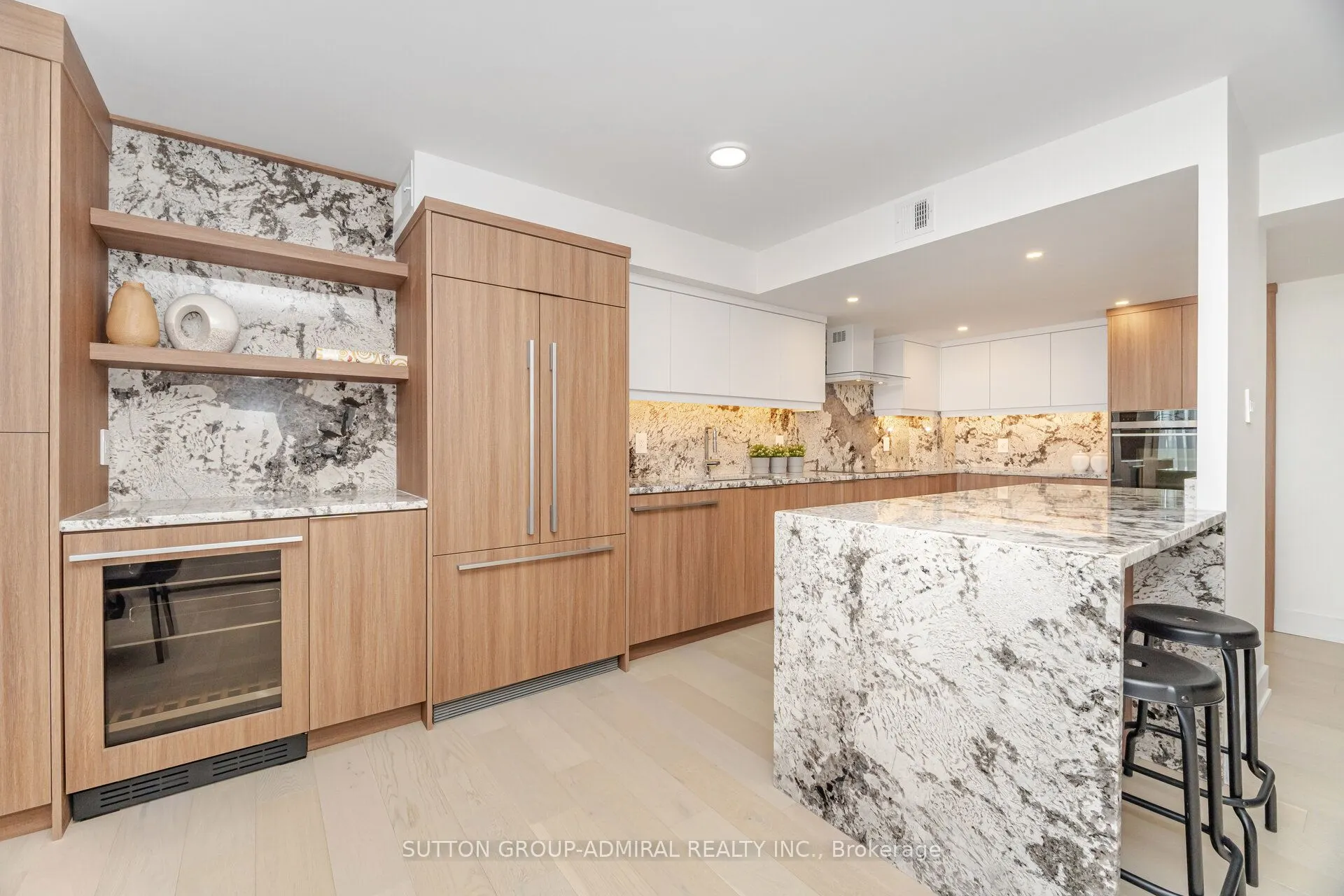 900 Yonge Street, #902