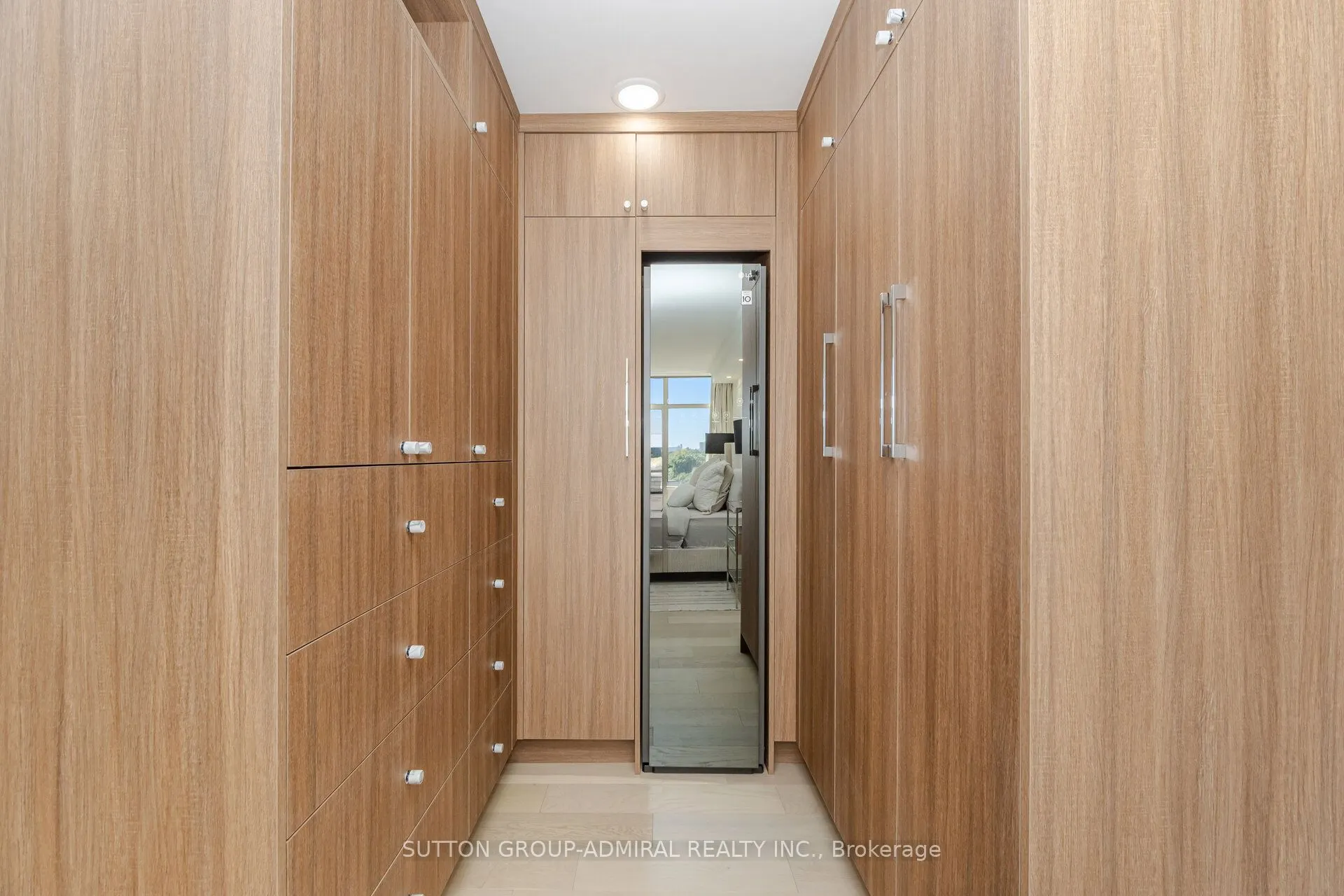 900 Yonge Street, #902