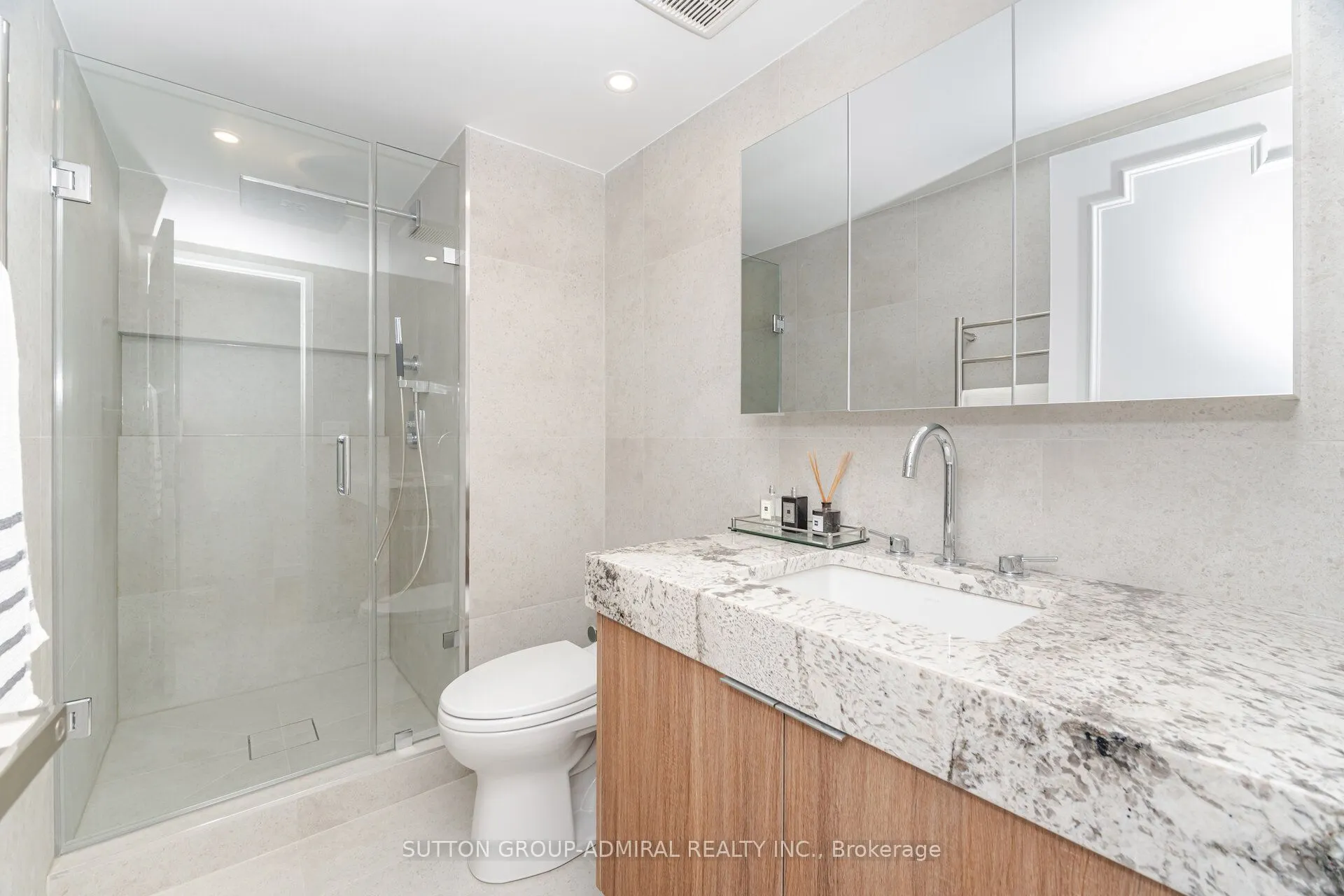 900 Yonge Street, #902