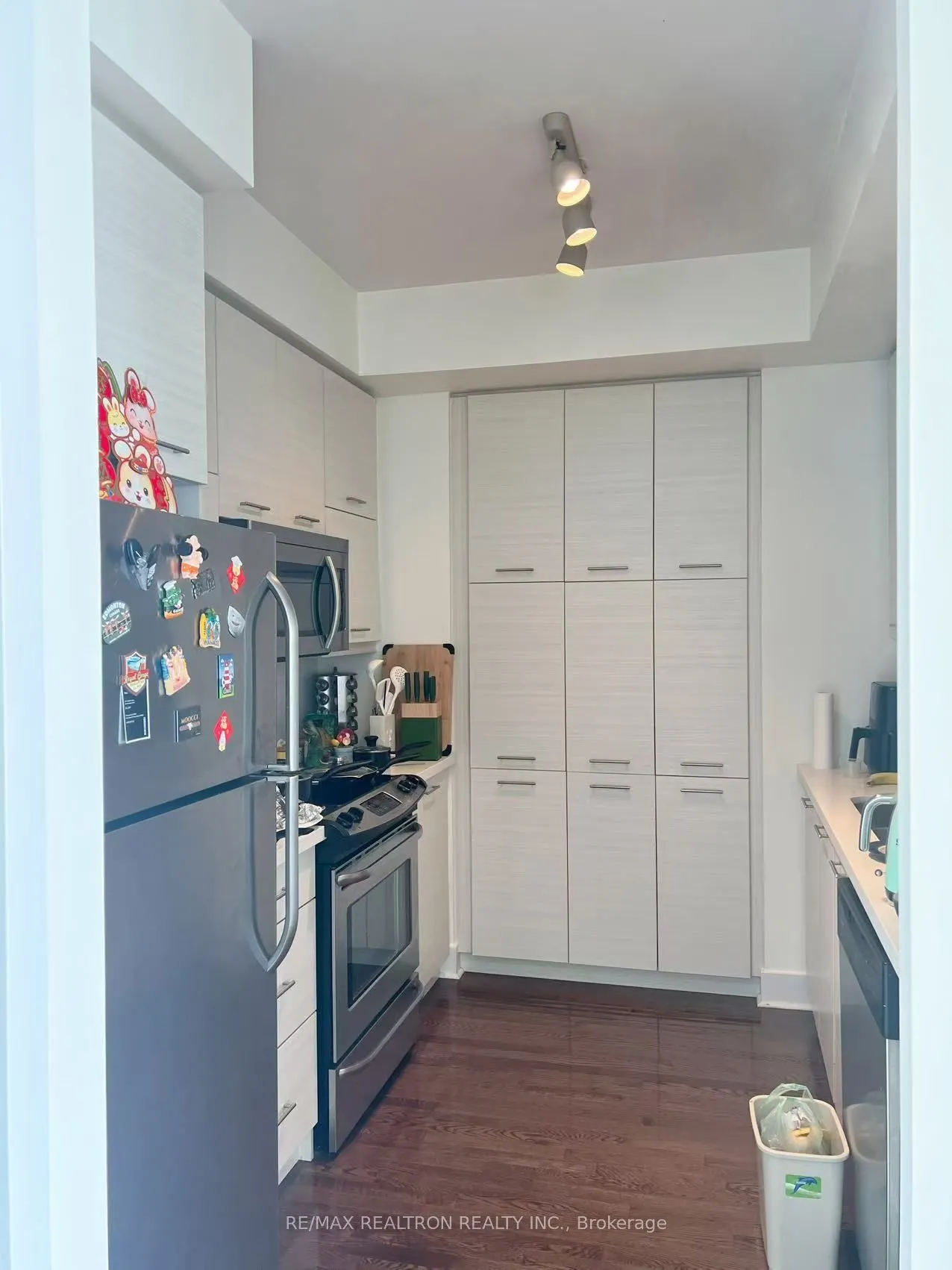 26 Norton Avenue, #1701