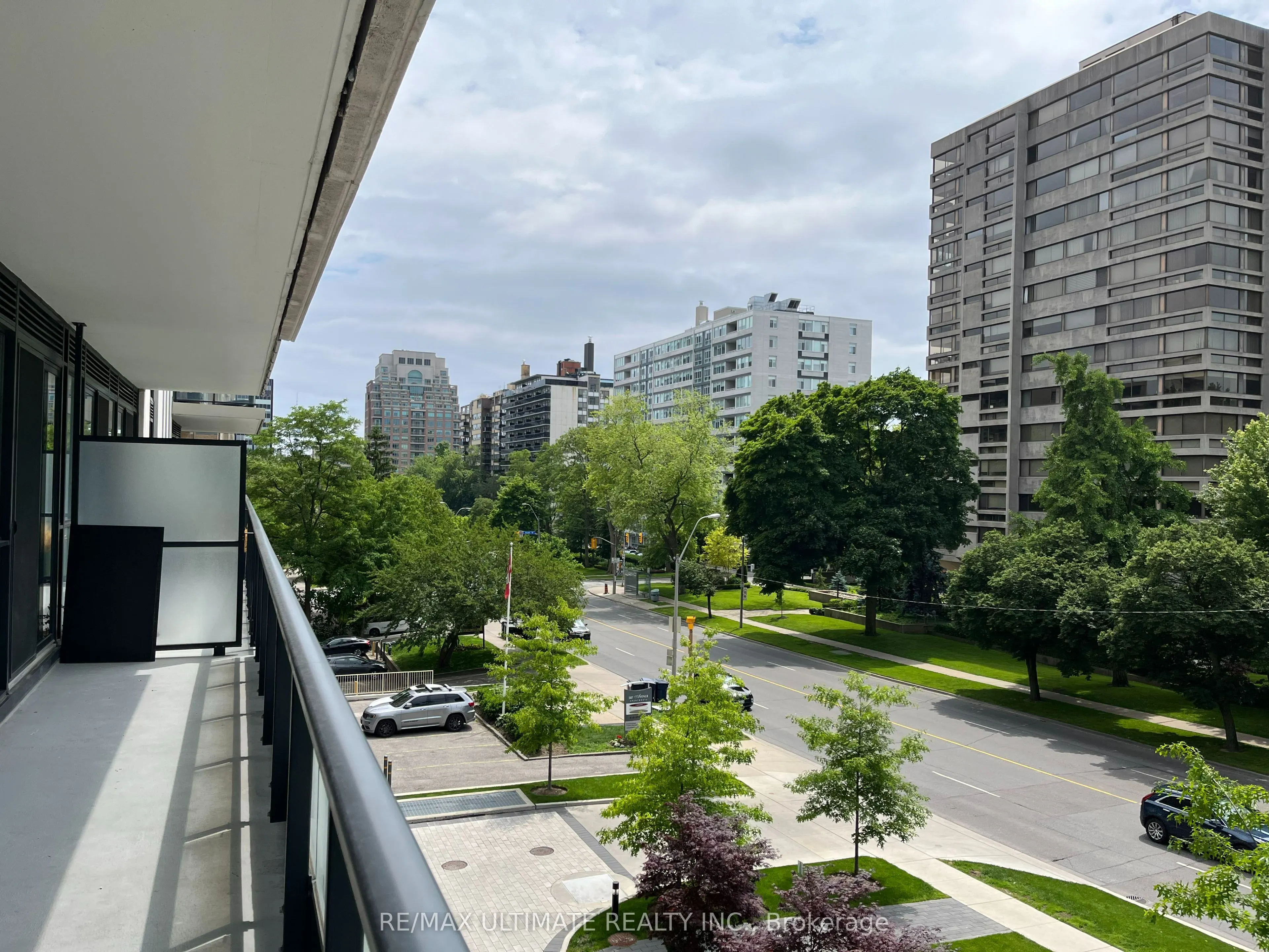 609 Avenue Road, #309