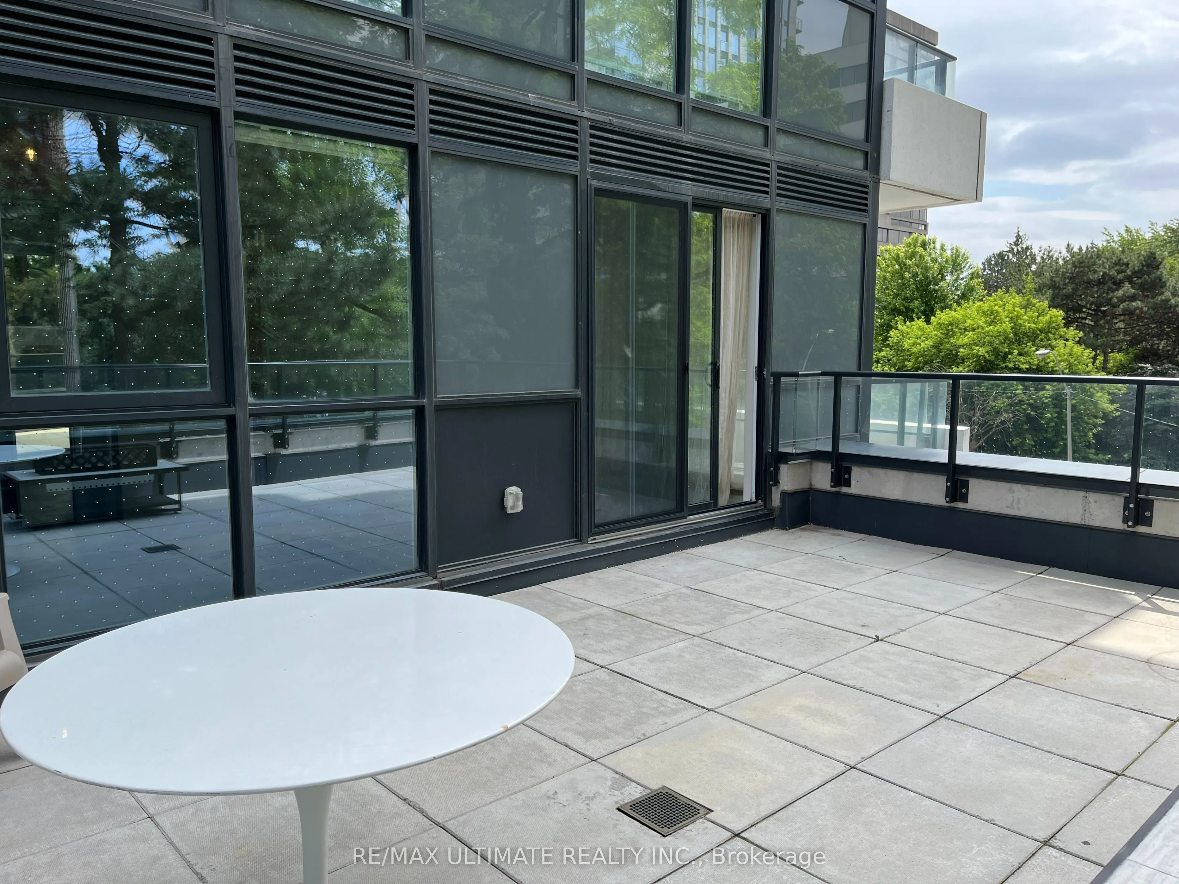 609 Avenue Road, #309