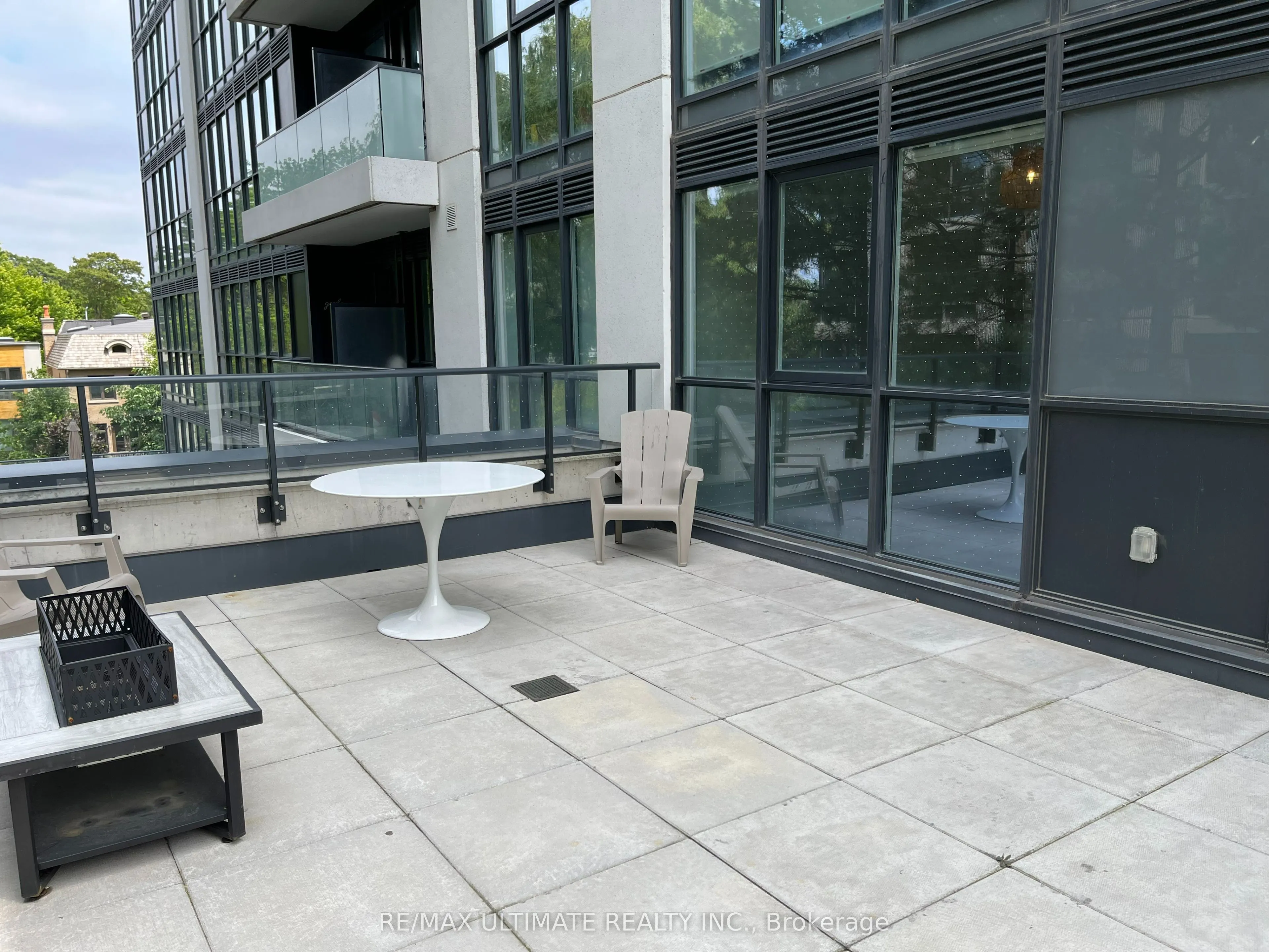 609 Avenue Road, #309