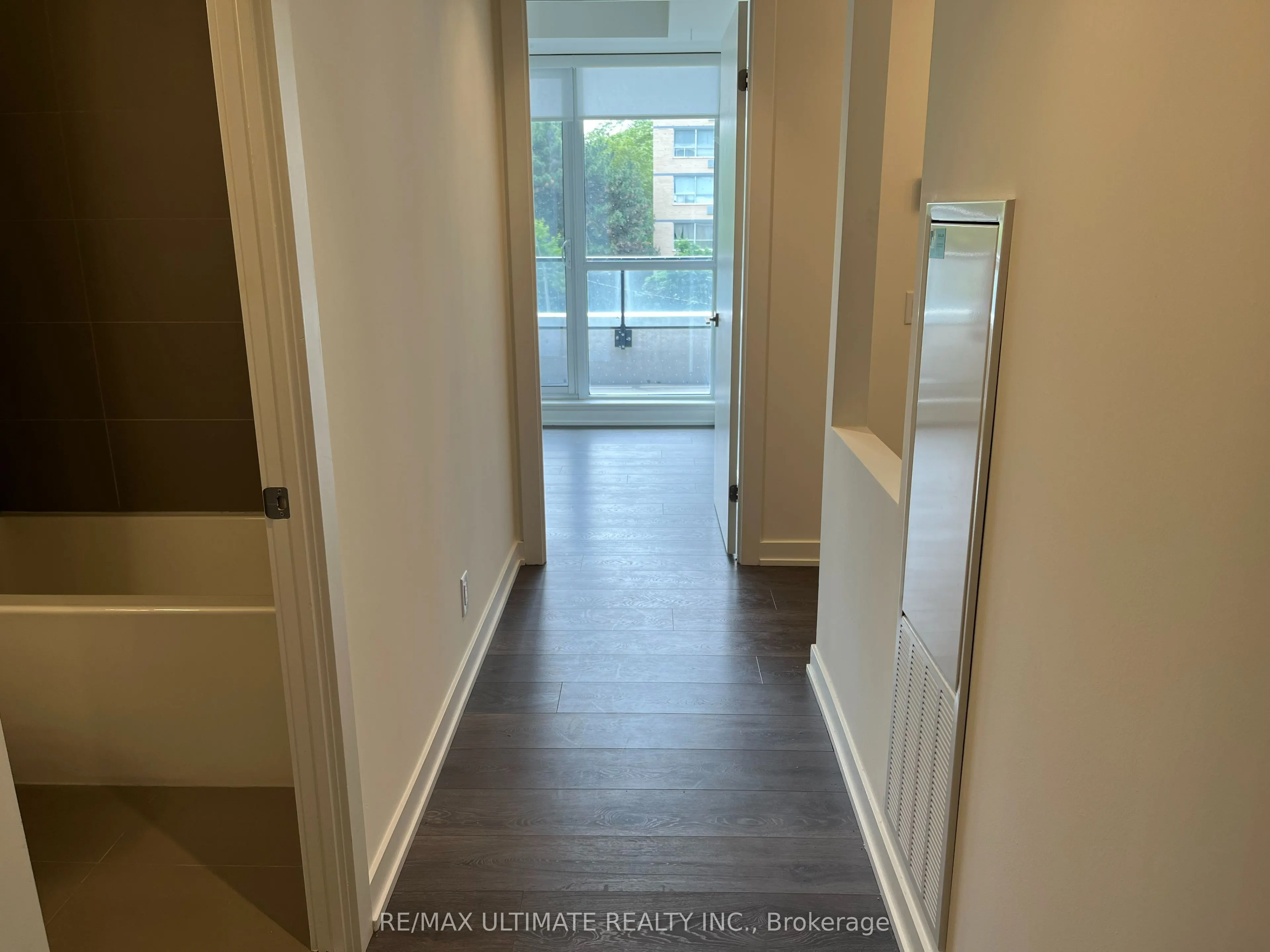 609 Avenue Road, #309