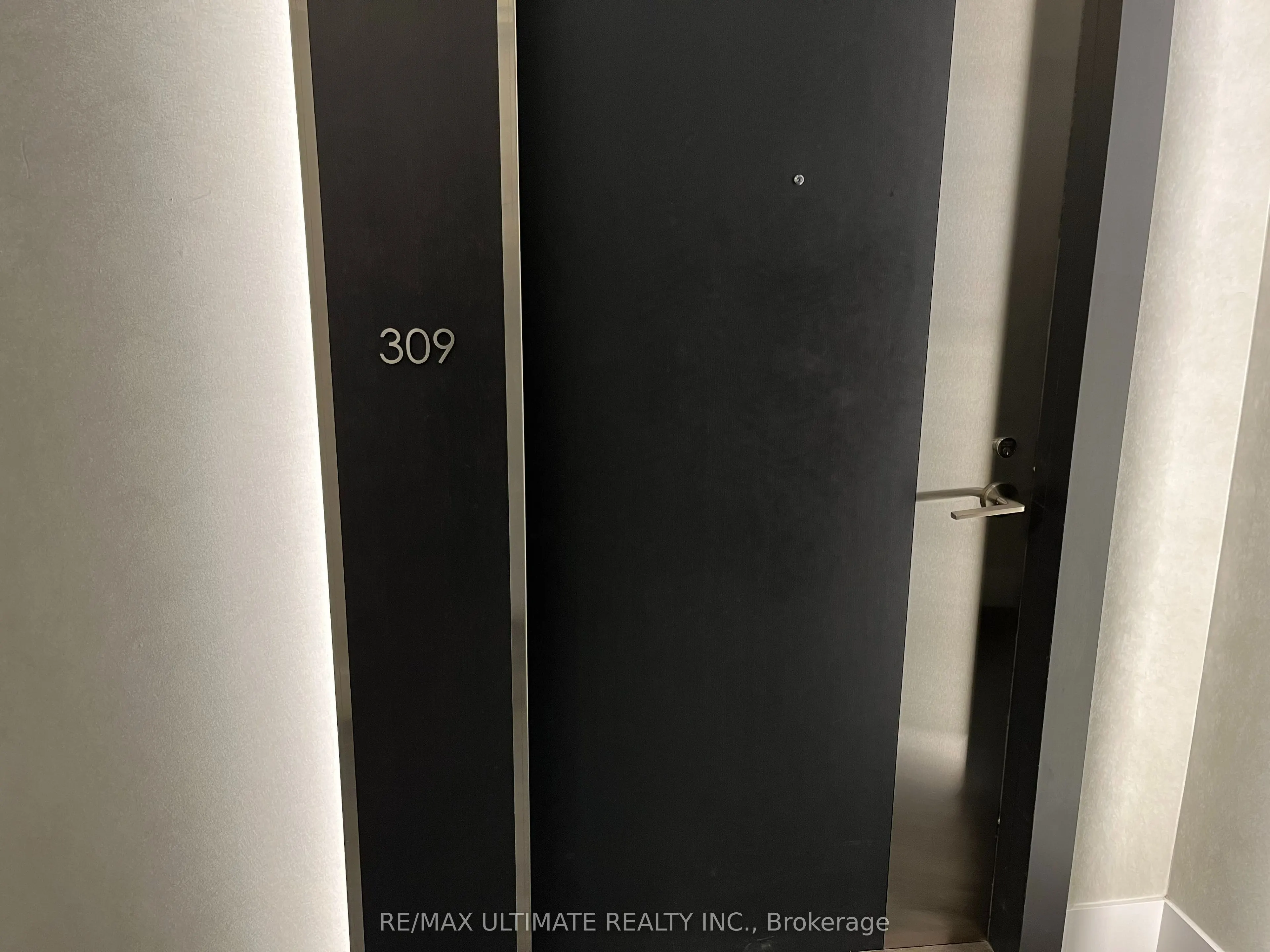 609 Avenue Road, #309