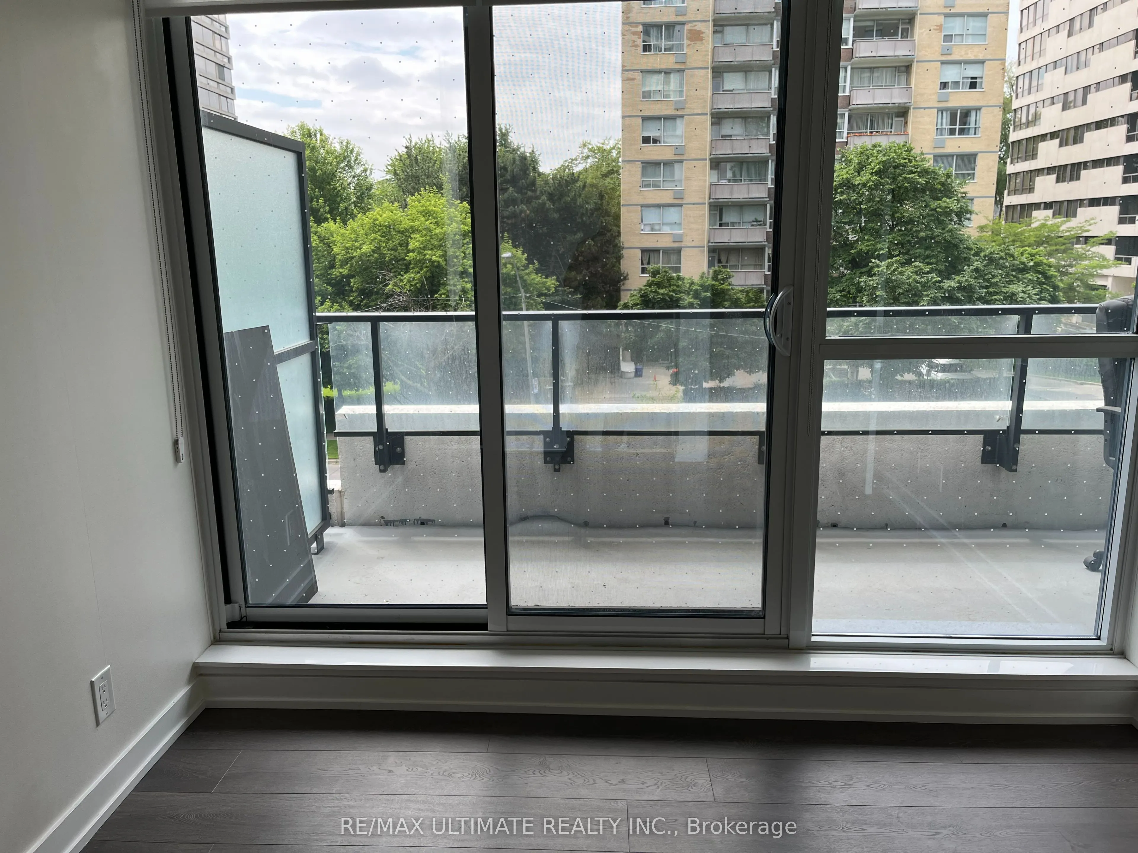 609 Avenue Road, #309
