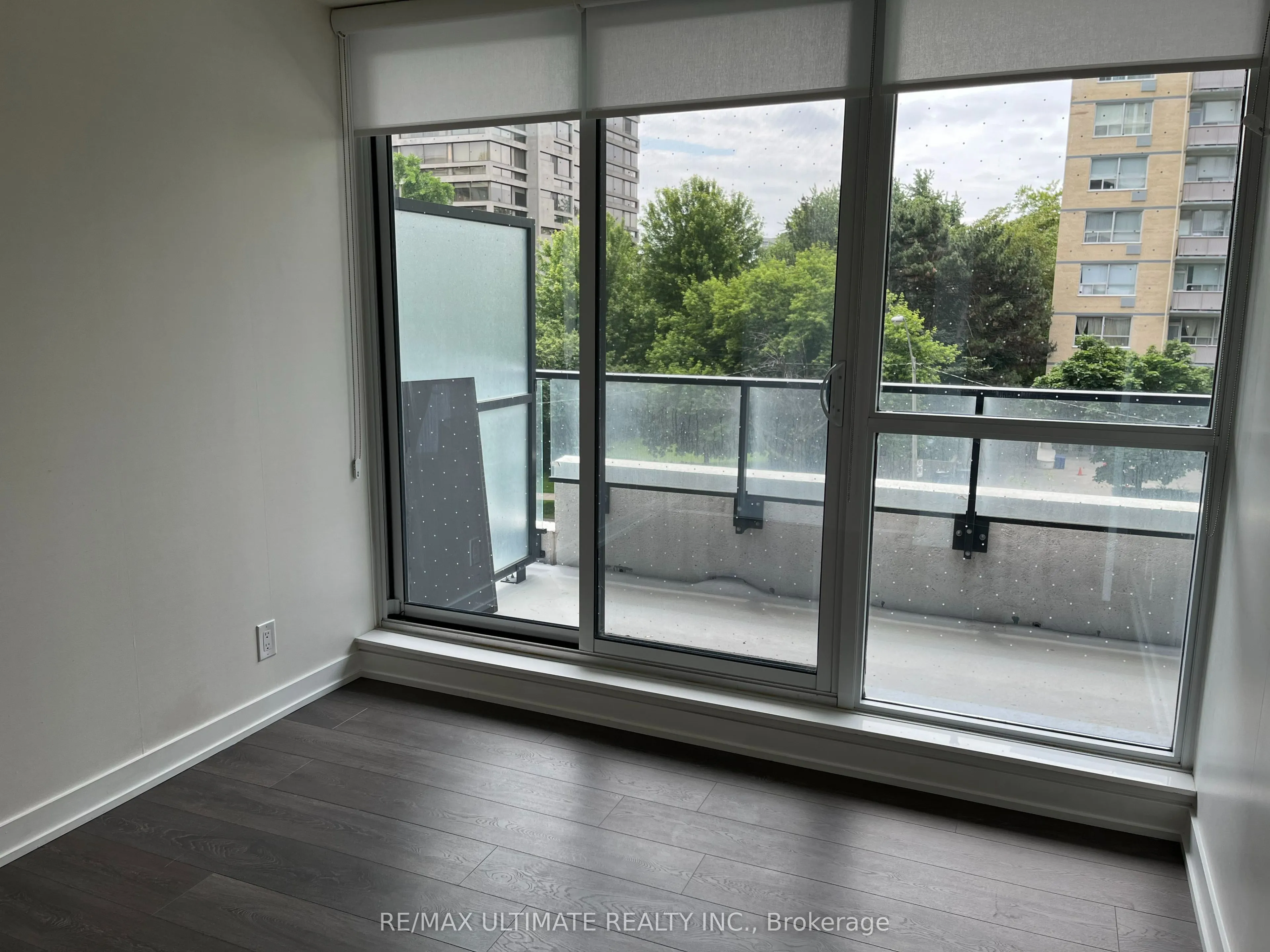 609 Avenue Road, #309