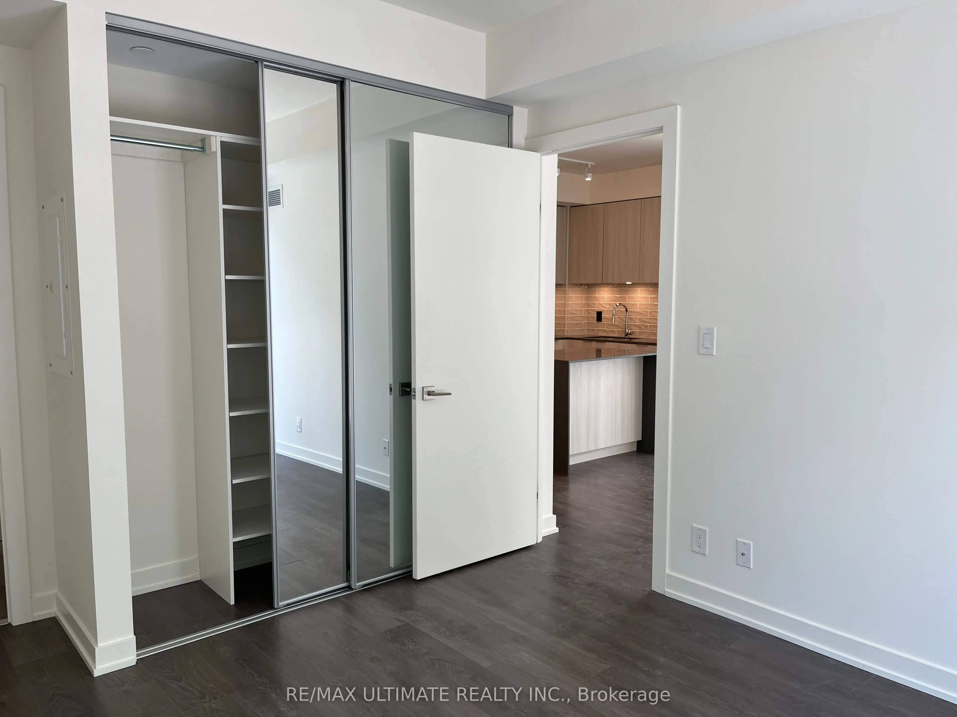 609 Avenue Road, #309