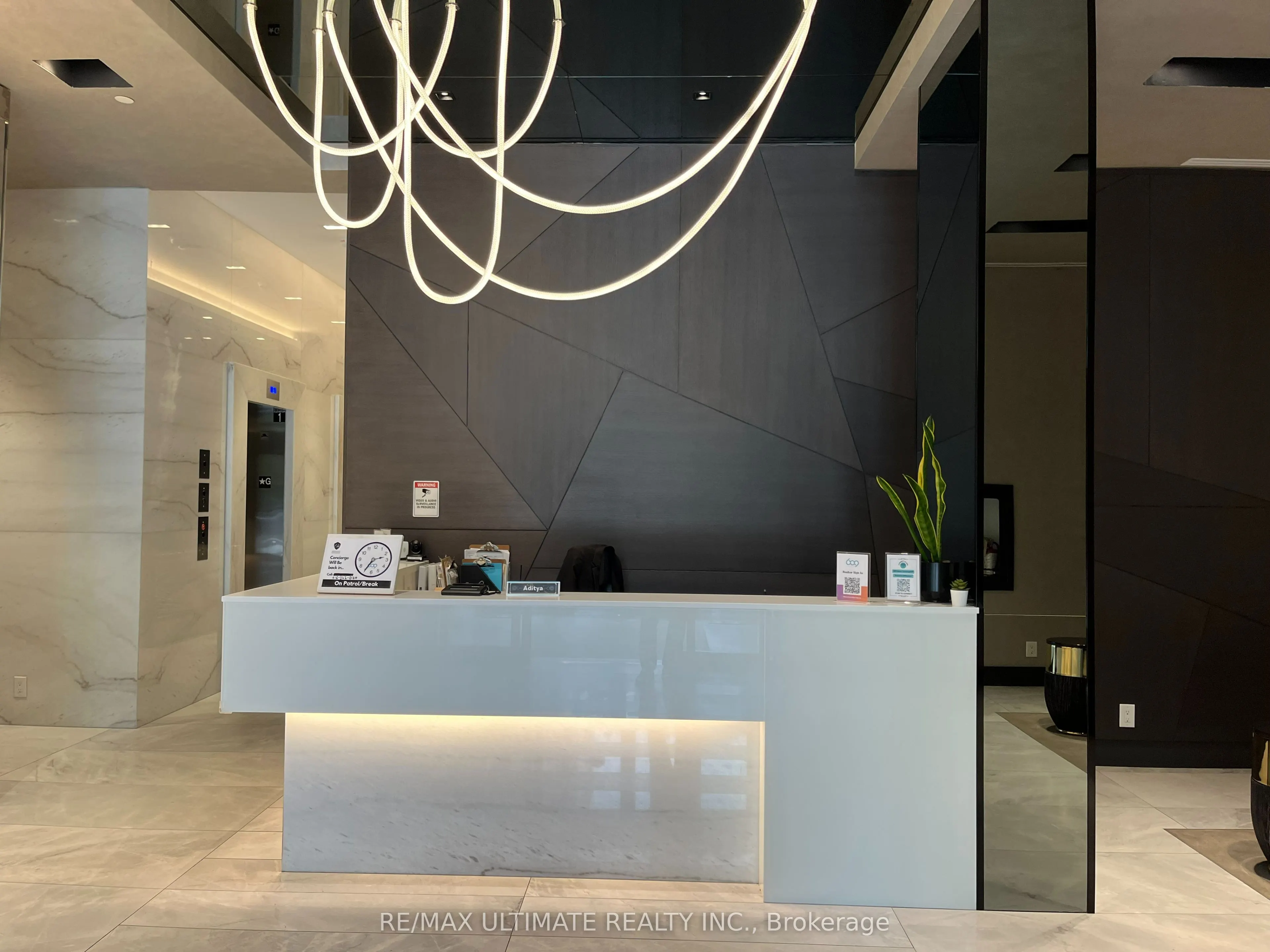 609 Avenue Road, #309