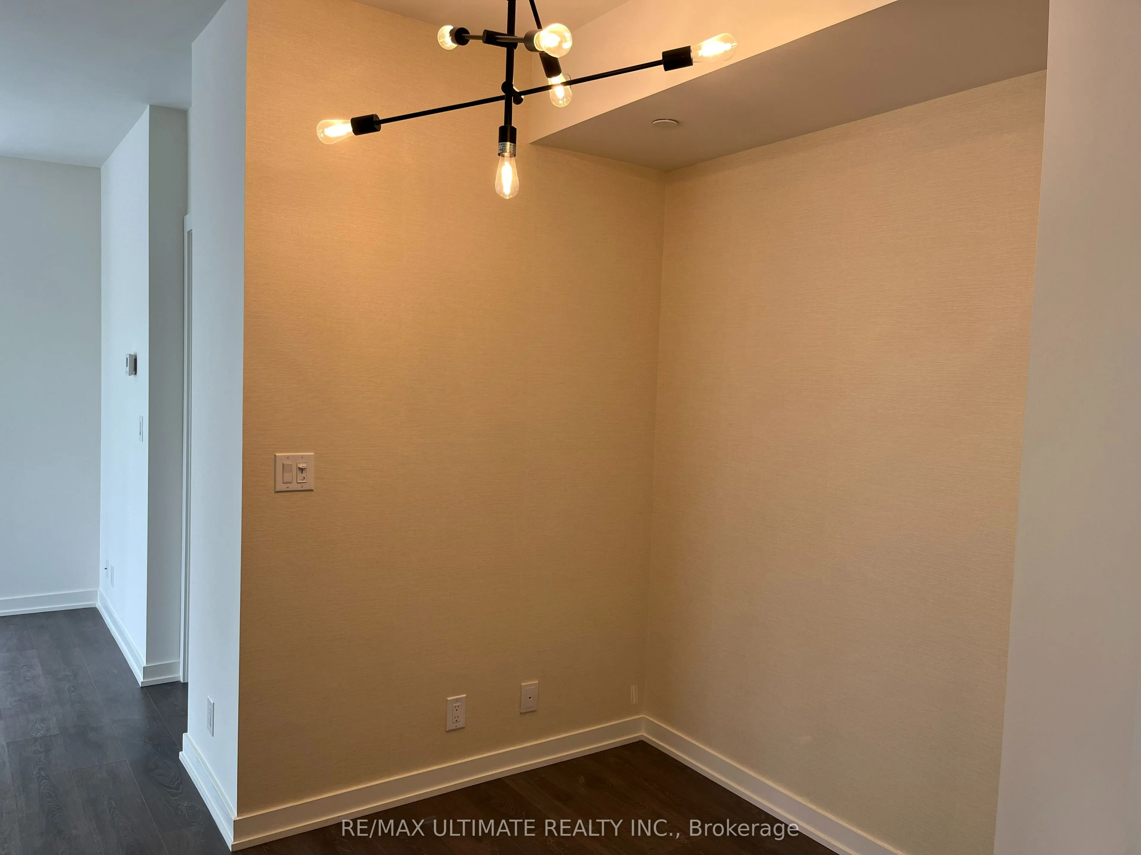 609 Avenue Road, #309