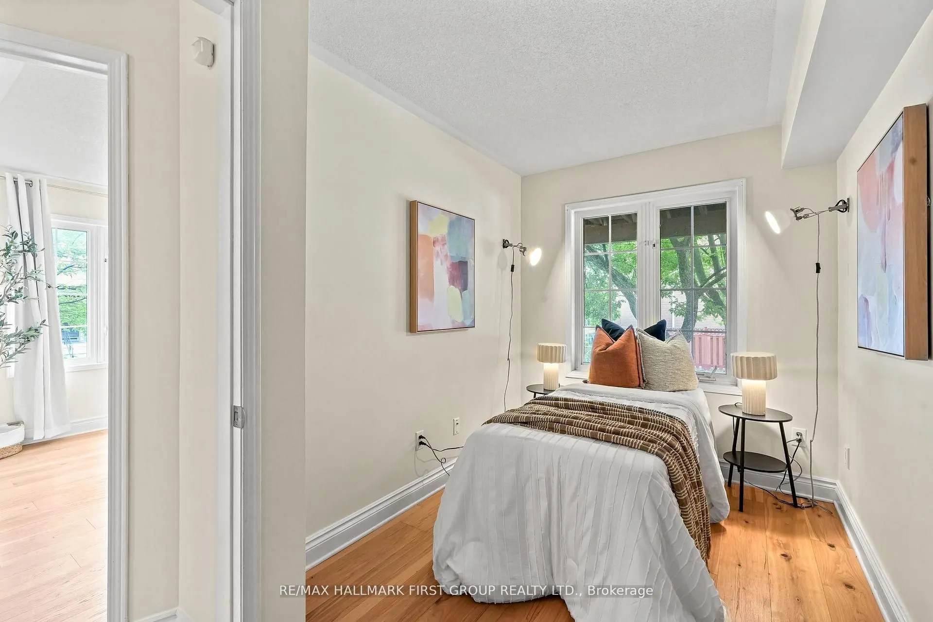 262 St. Helens Avenue, #102