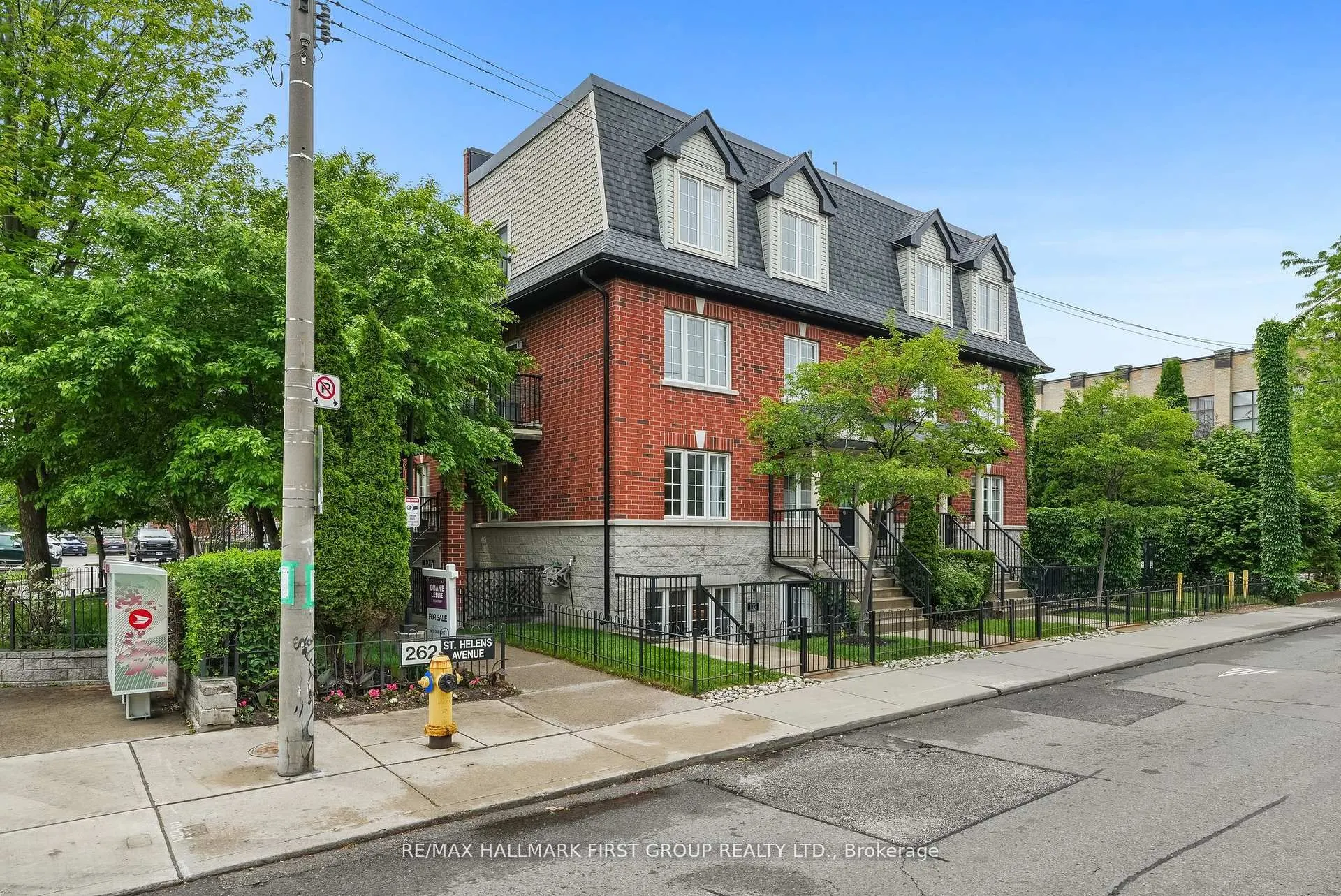 262 St. Helens Avenue, #102