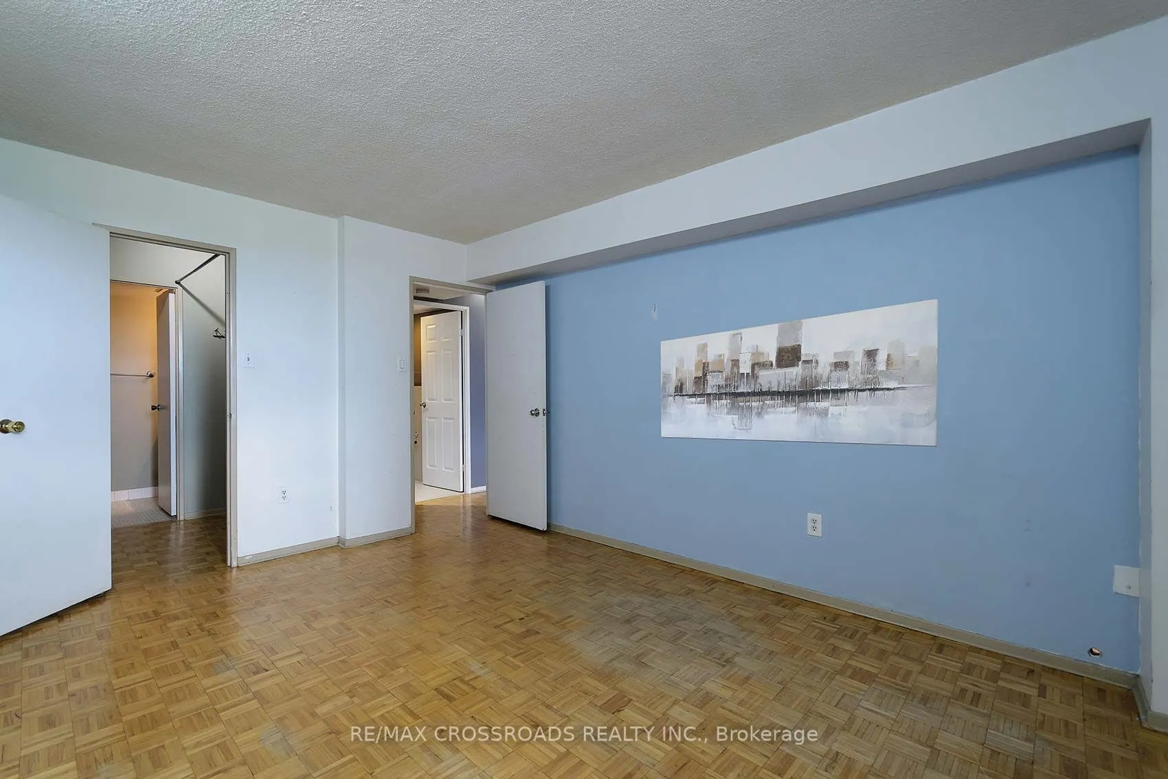 25 Sunrise Avenue, #210
