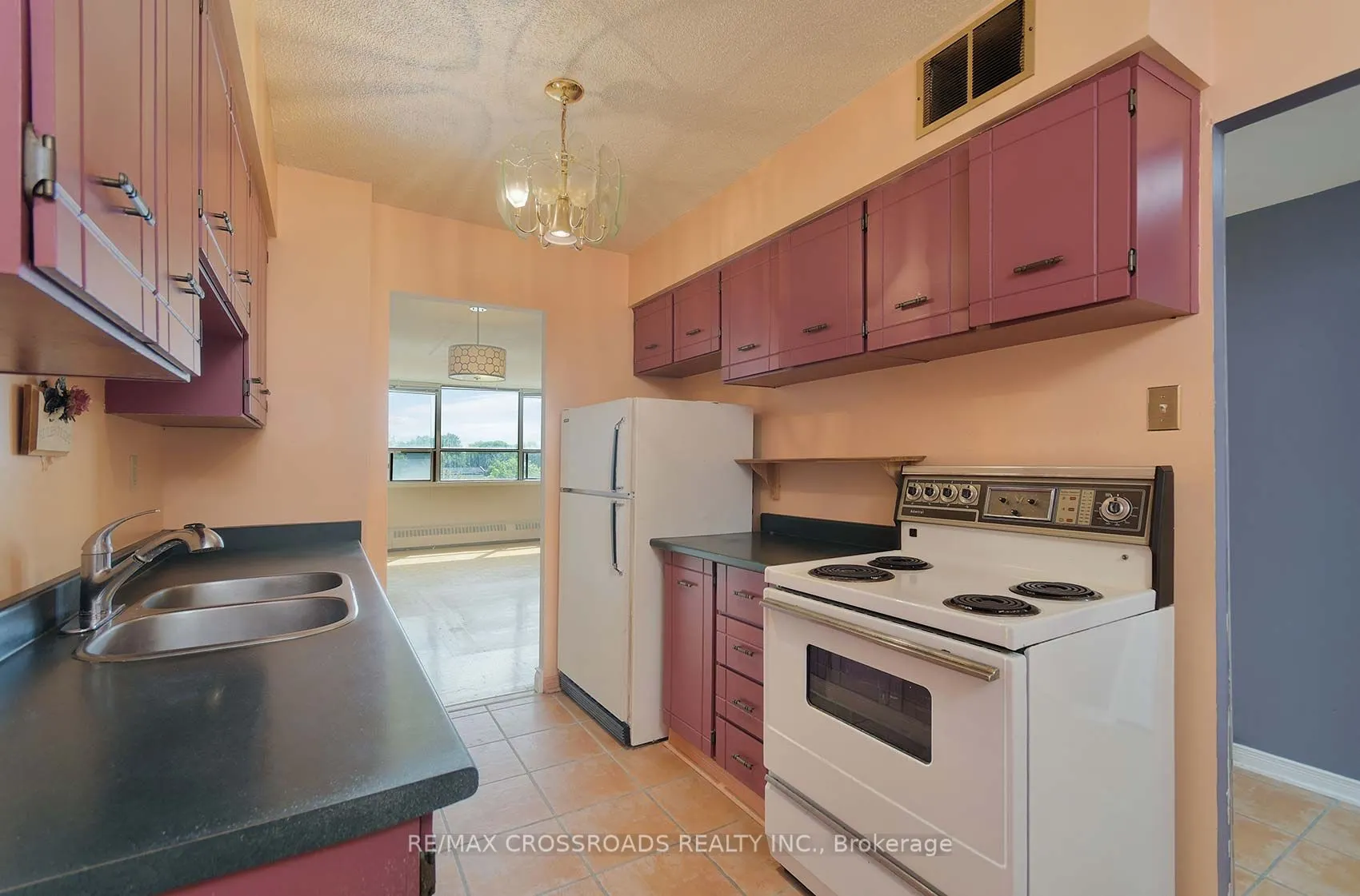 25 Sunrise Avenue, #210