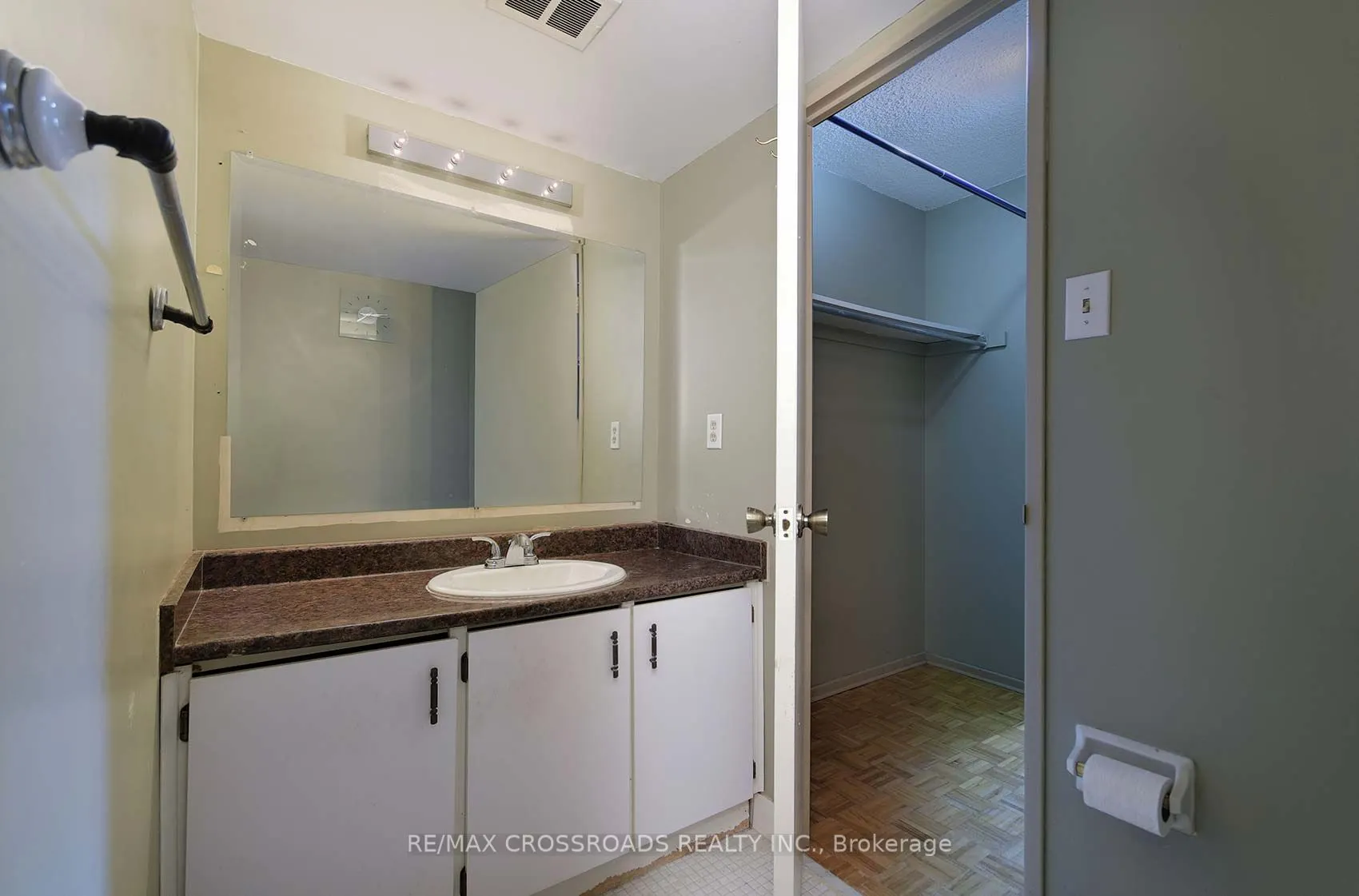 25 Sunrise Avenue, #210