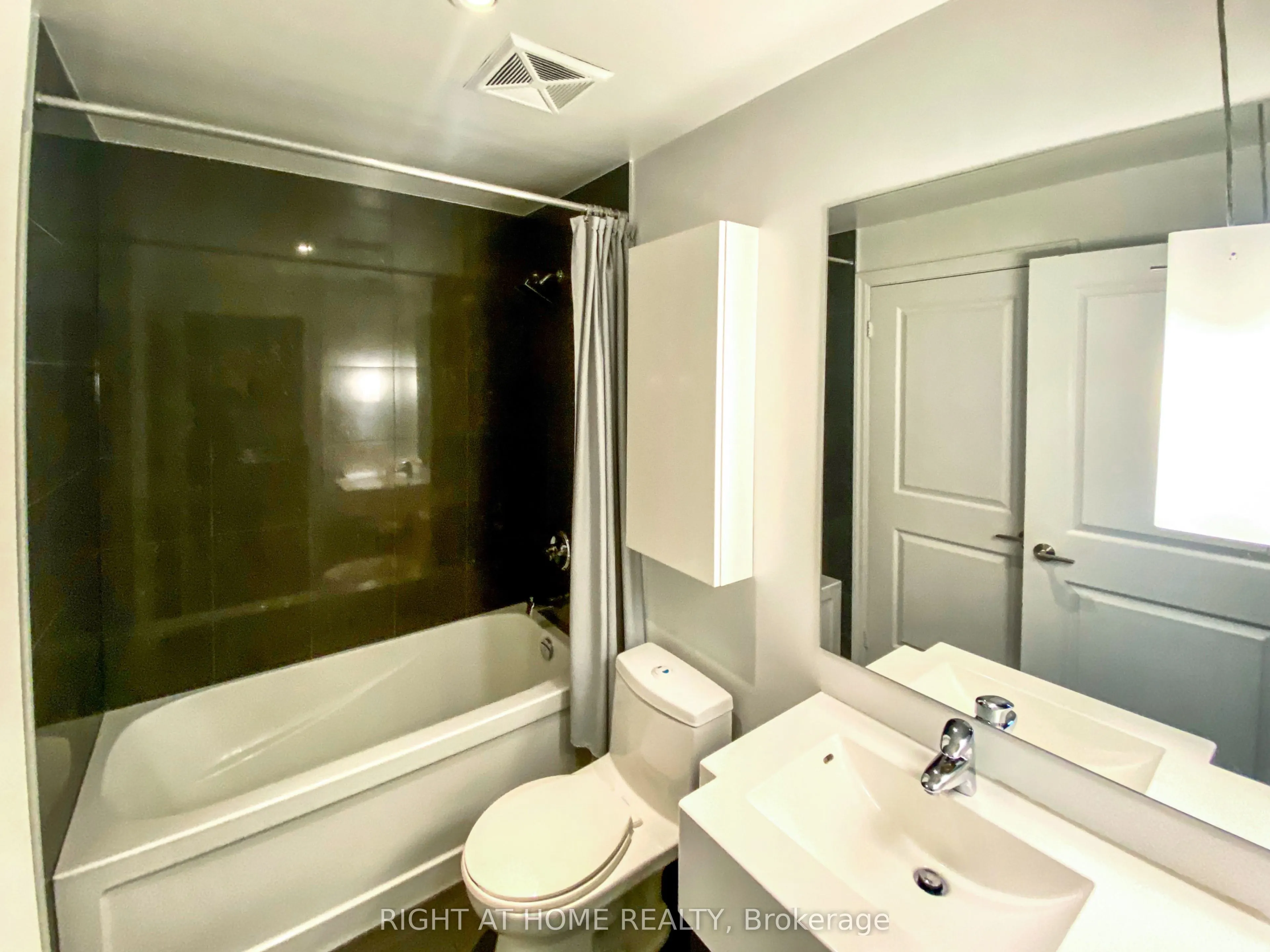 8 The Esplanade, #3609