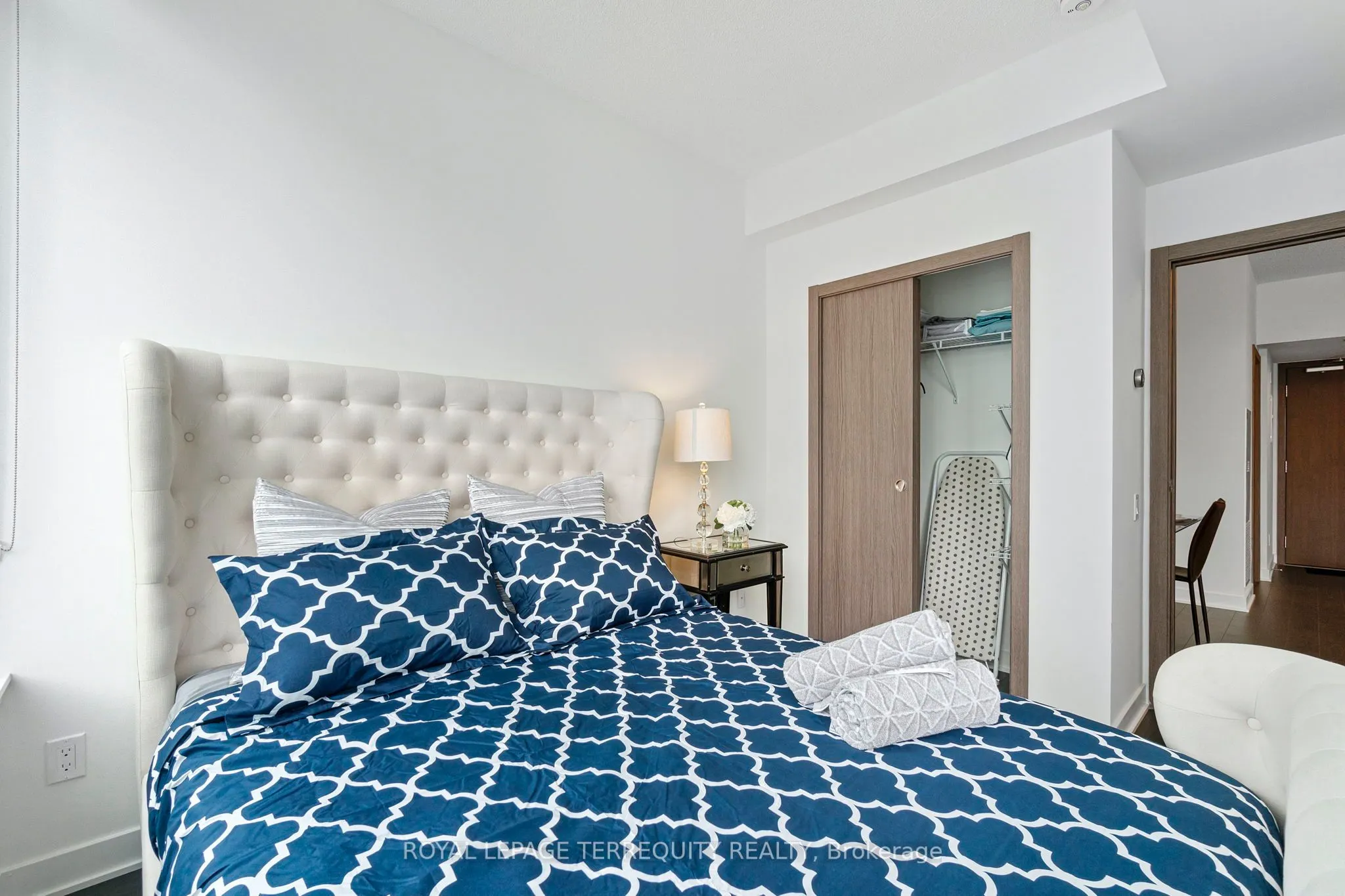 19 Bathurst Street, #3010