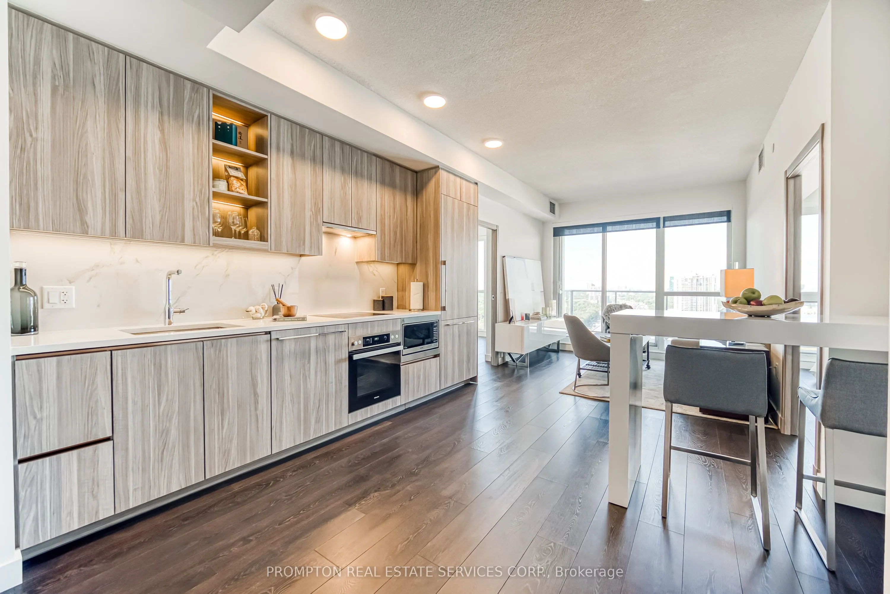27 Mcmahon Drive, ##2805