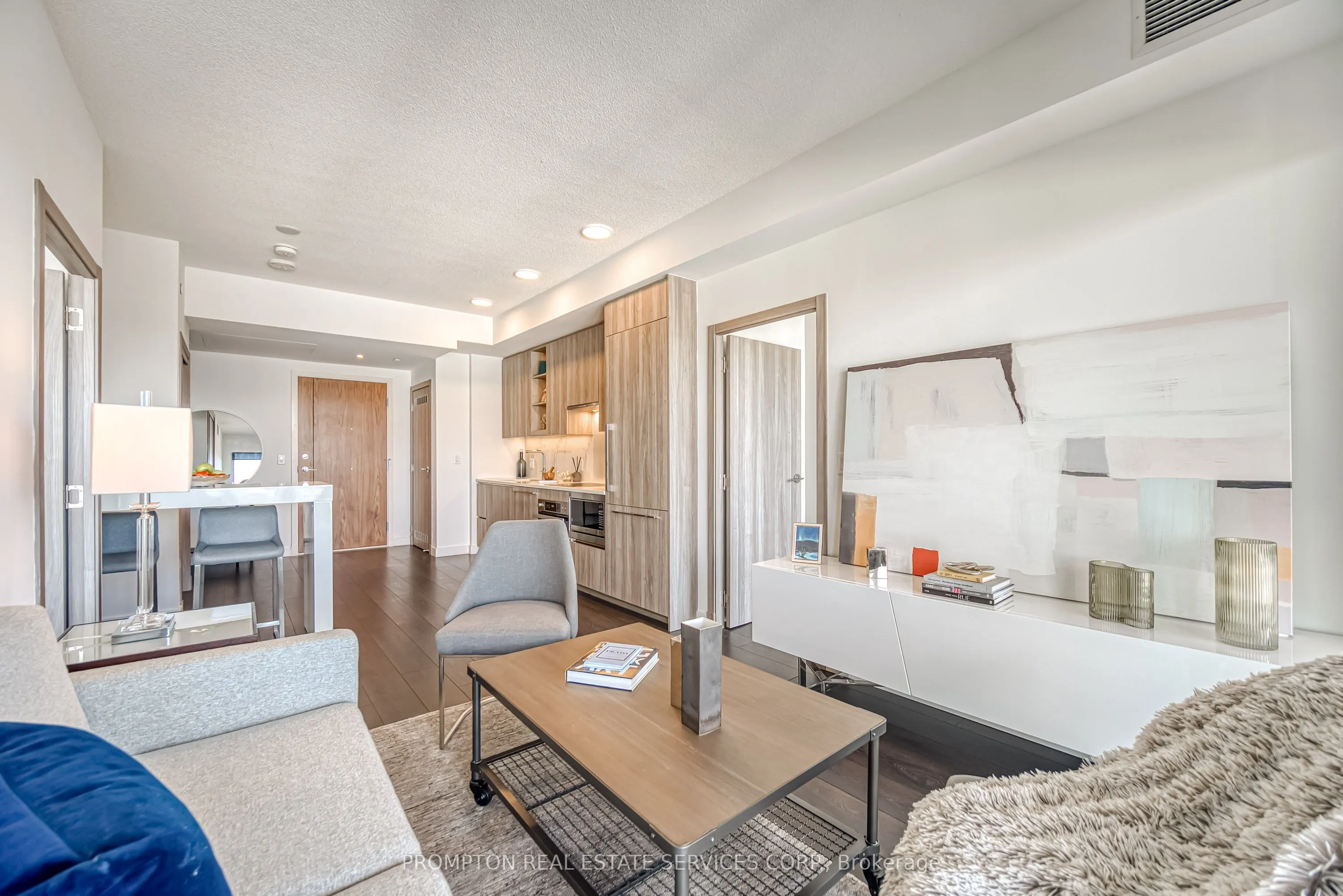 27 Mcmahon Drive, ##2805