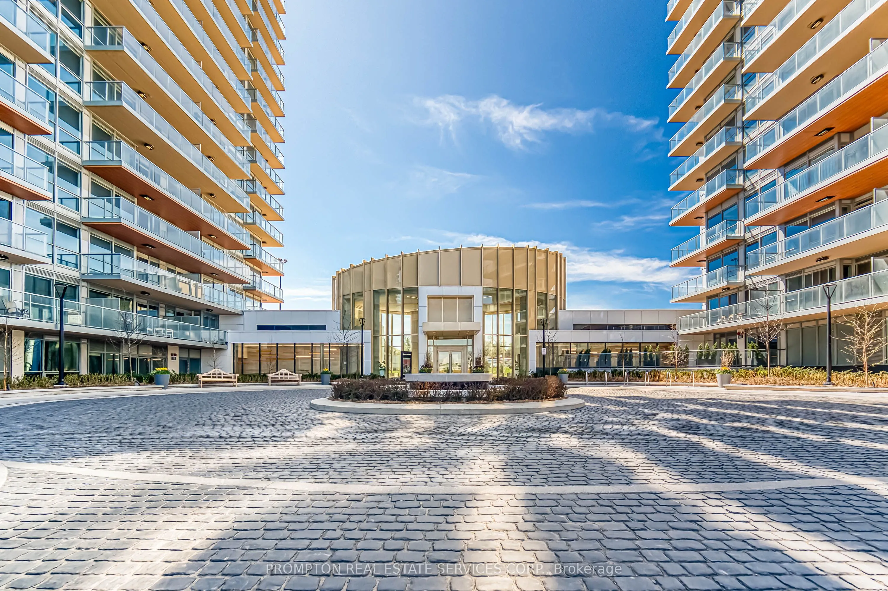 27 Mcmahon Drive, ##2805