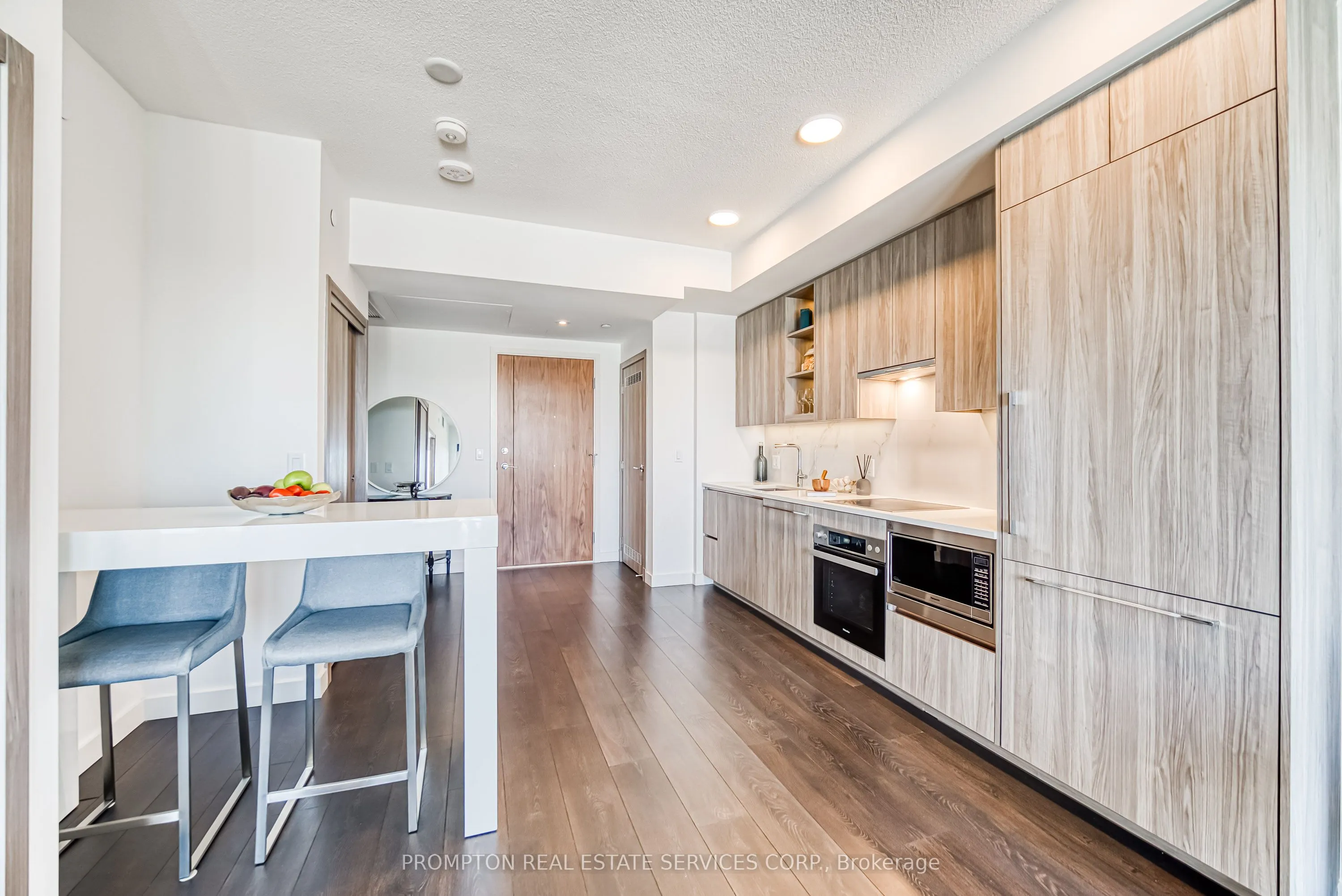 27 Mcmahon Drive, ##2805