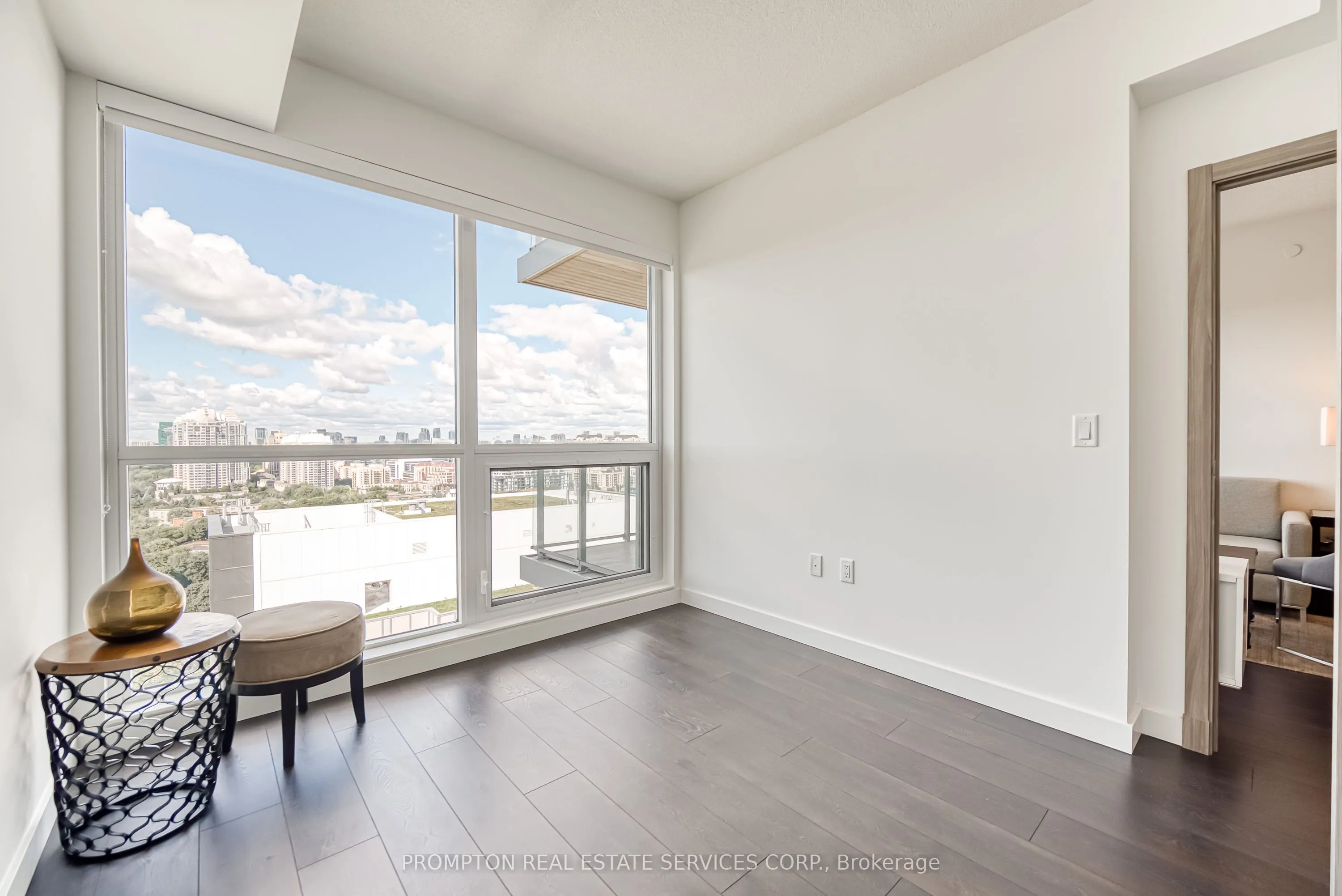 27 Mcmahon Drive, ##2805