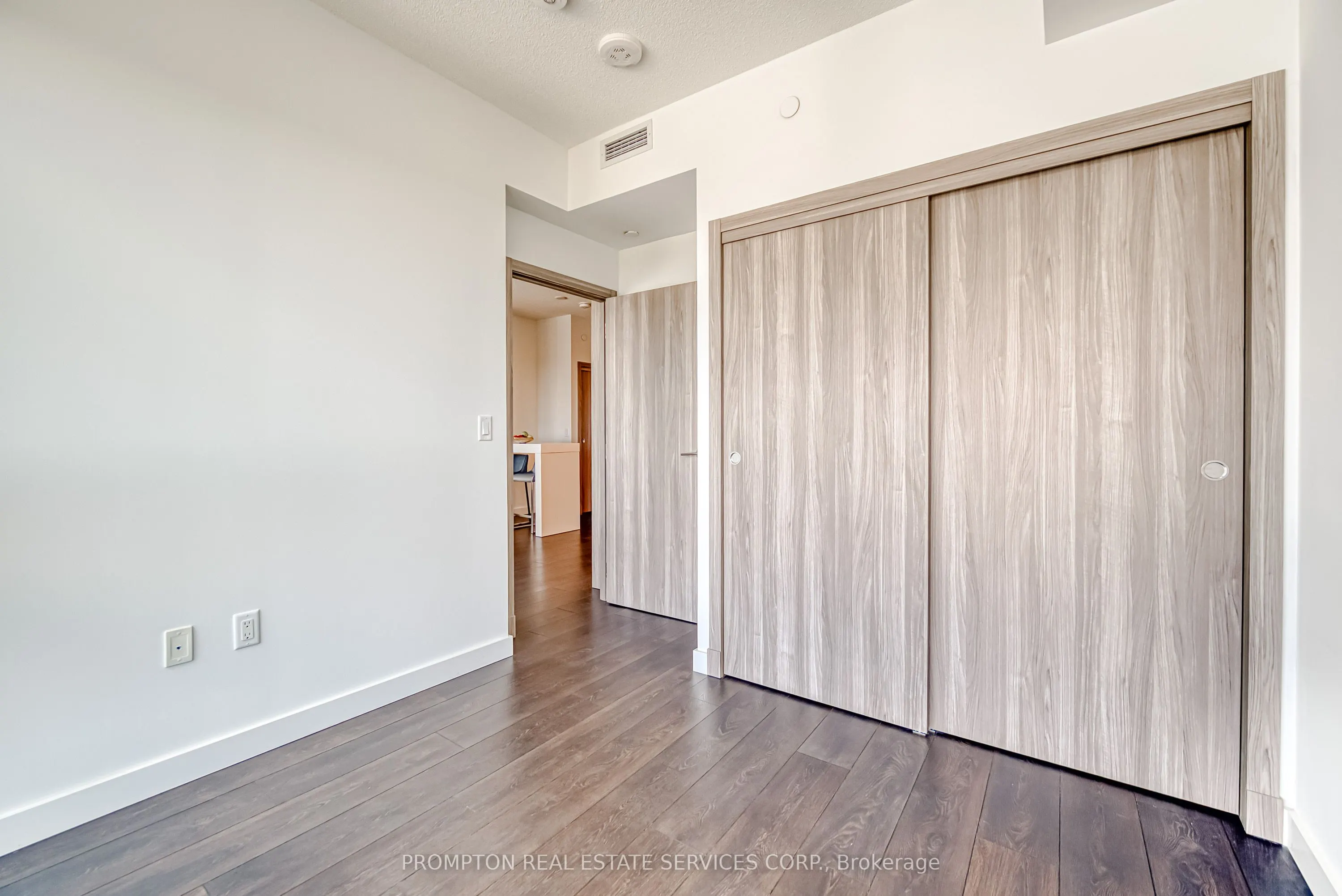 27 Mcmahon Drive, ##2805
