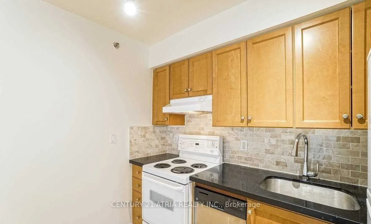 210 Victoria Street, #812