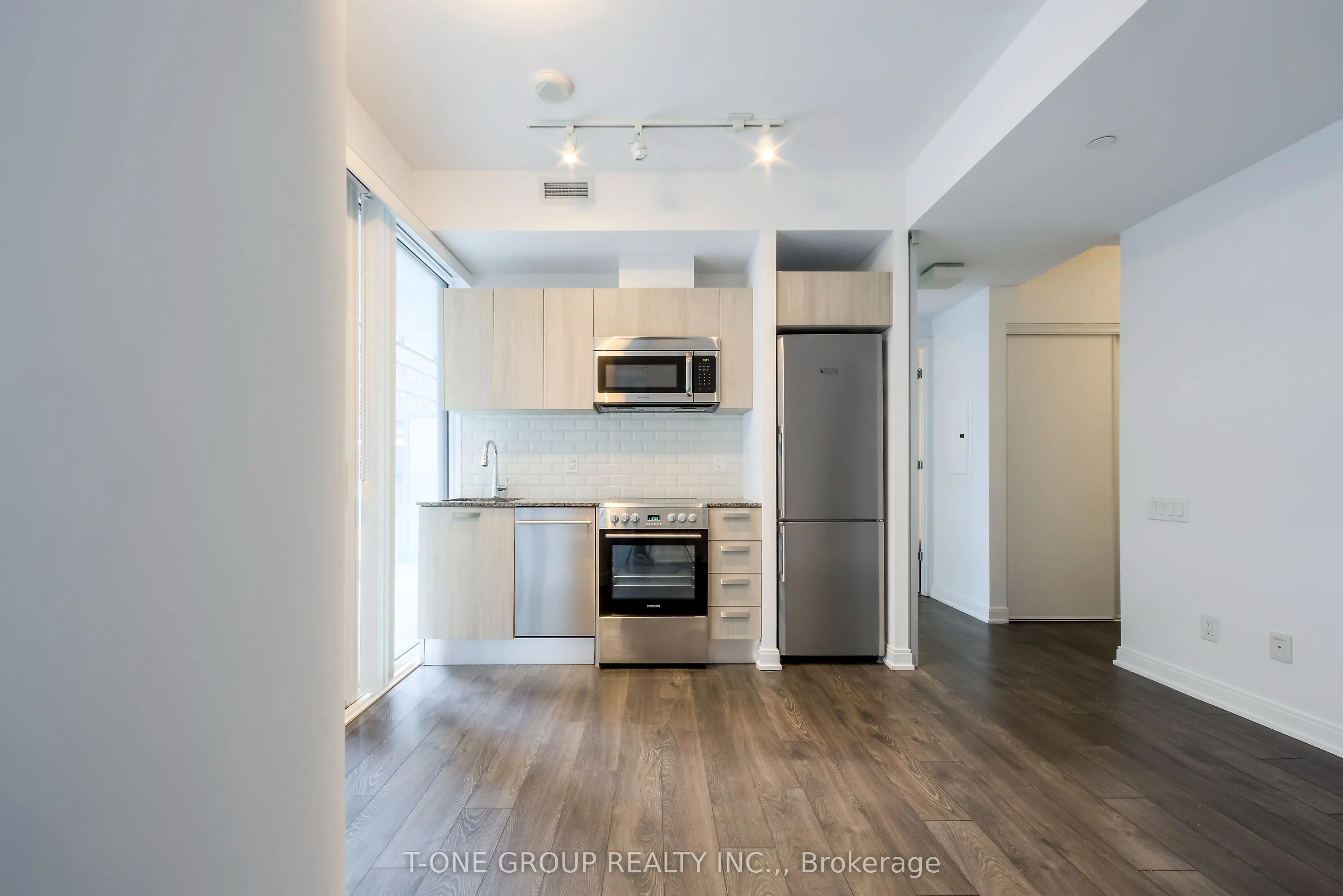 42 Charles Street E, #701