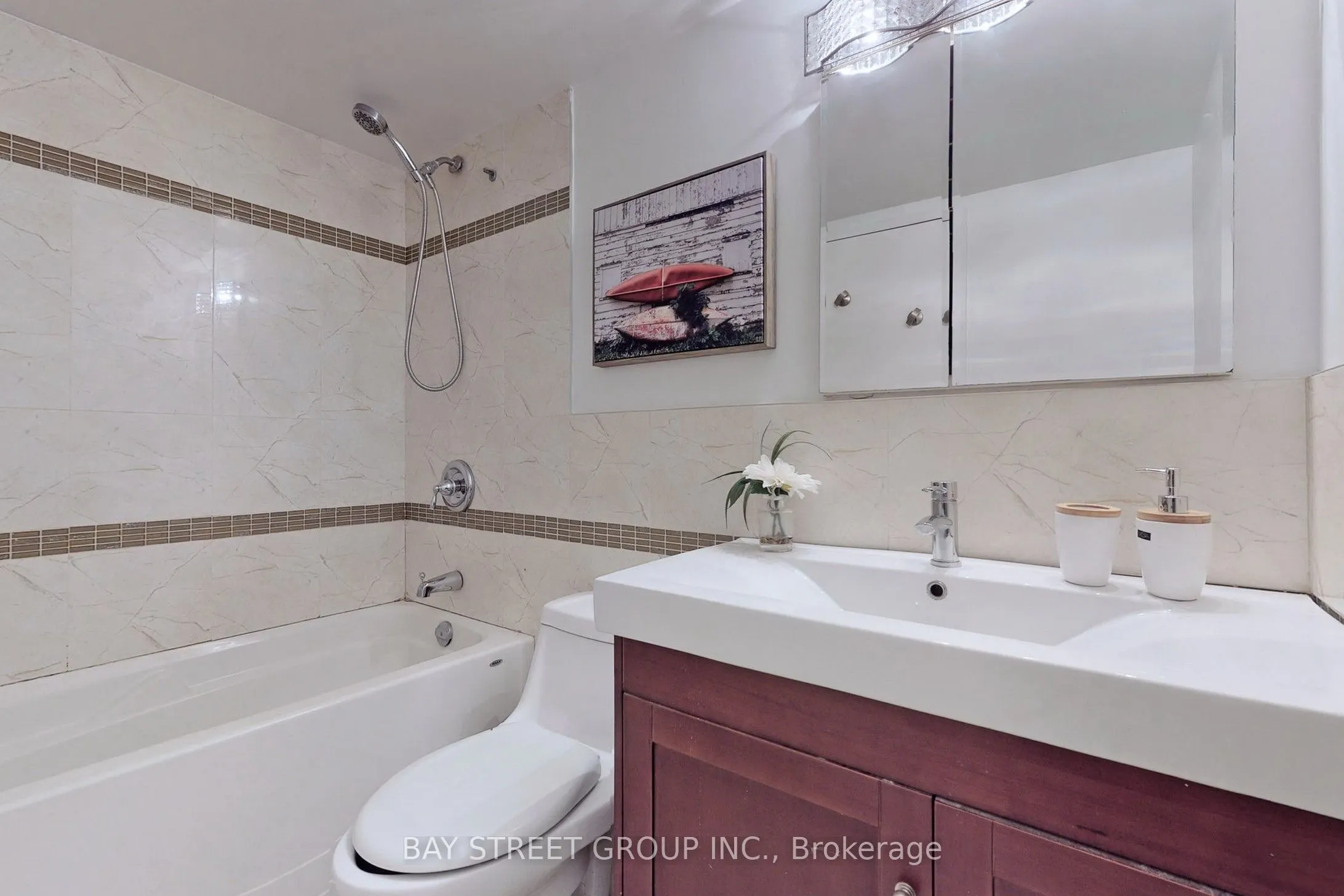 633 Bay Street, #601