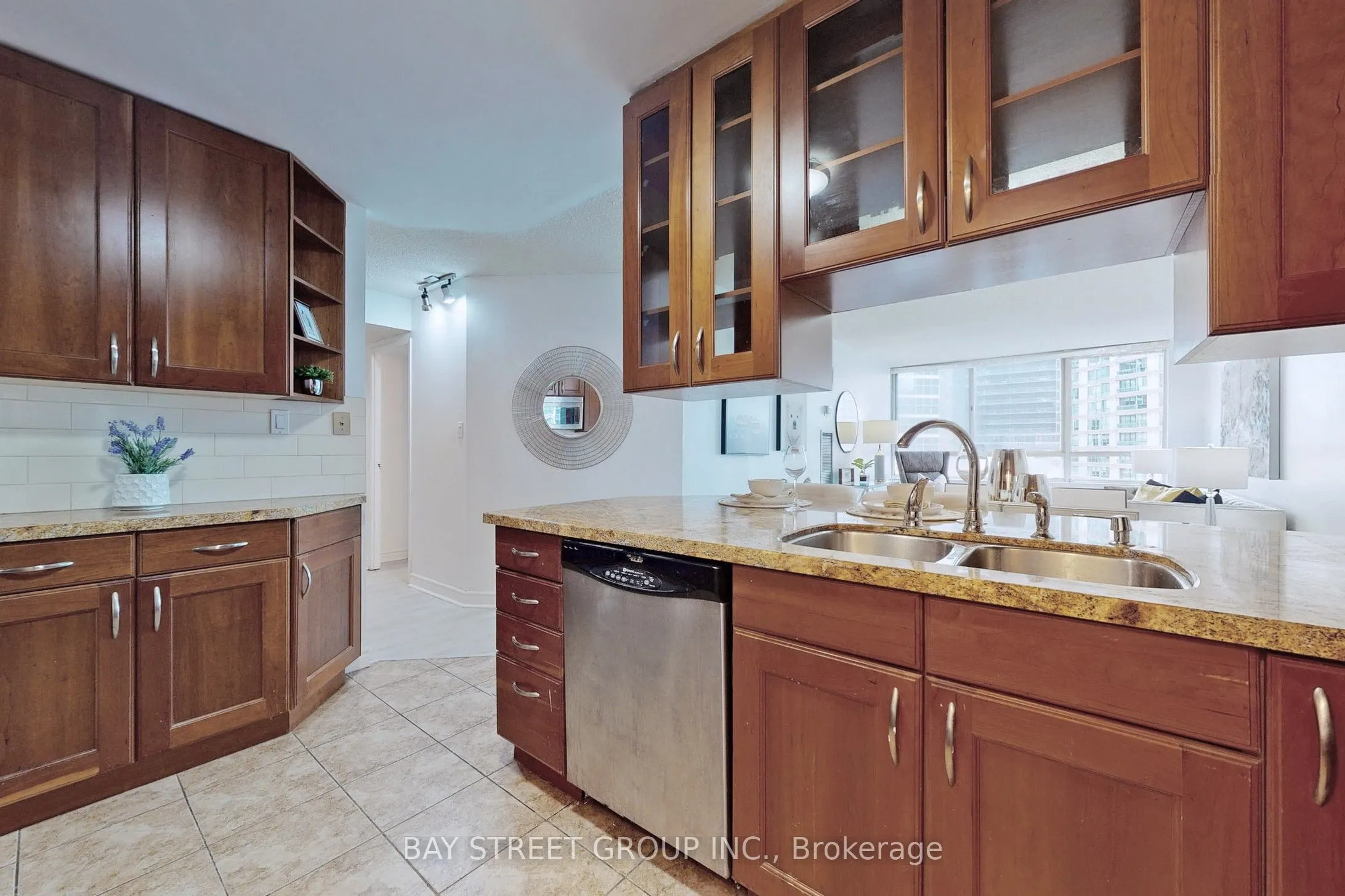 633 Bay Street, #601