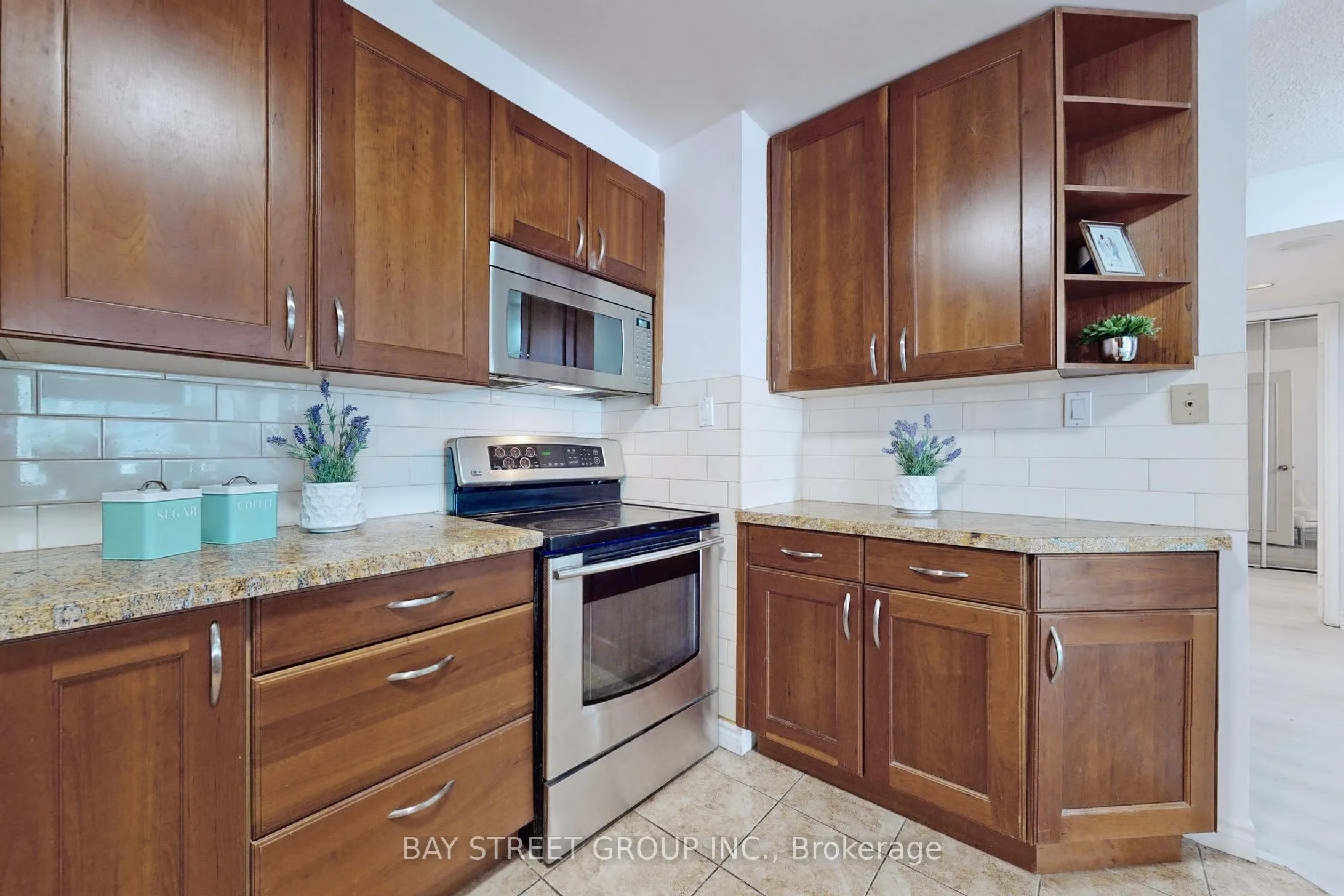 633 Bay Street, #601