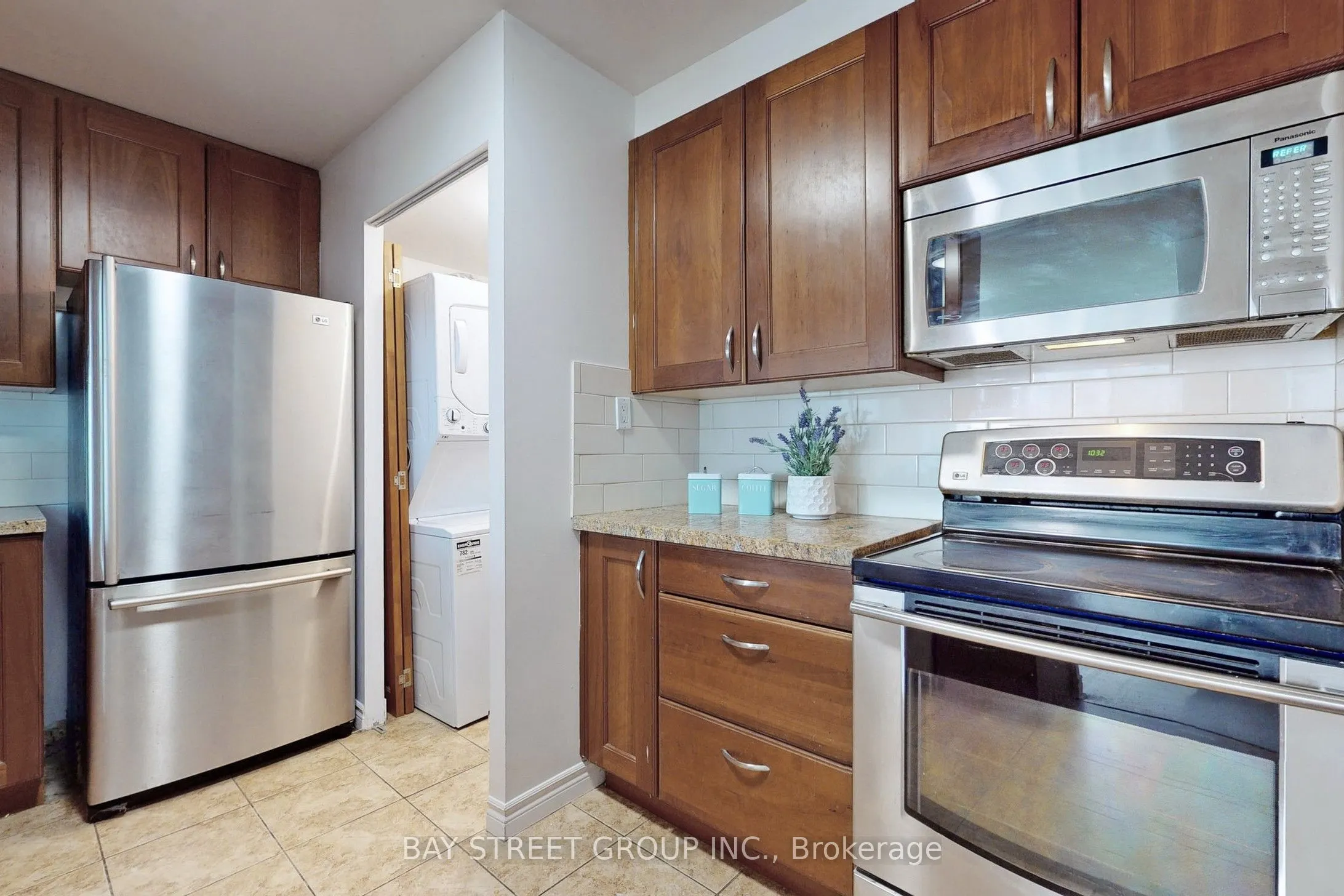 633 Bay Street, #601