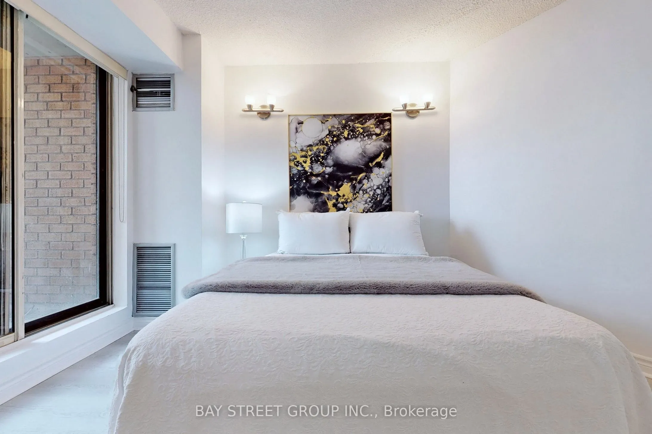 633 Bay Street, #601