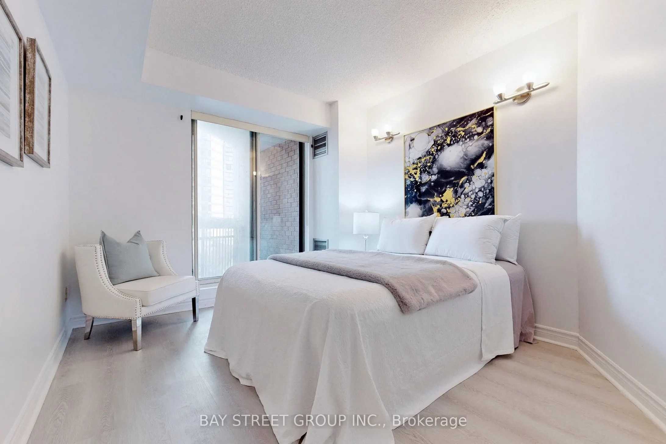 633 Bay Street, #601