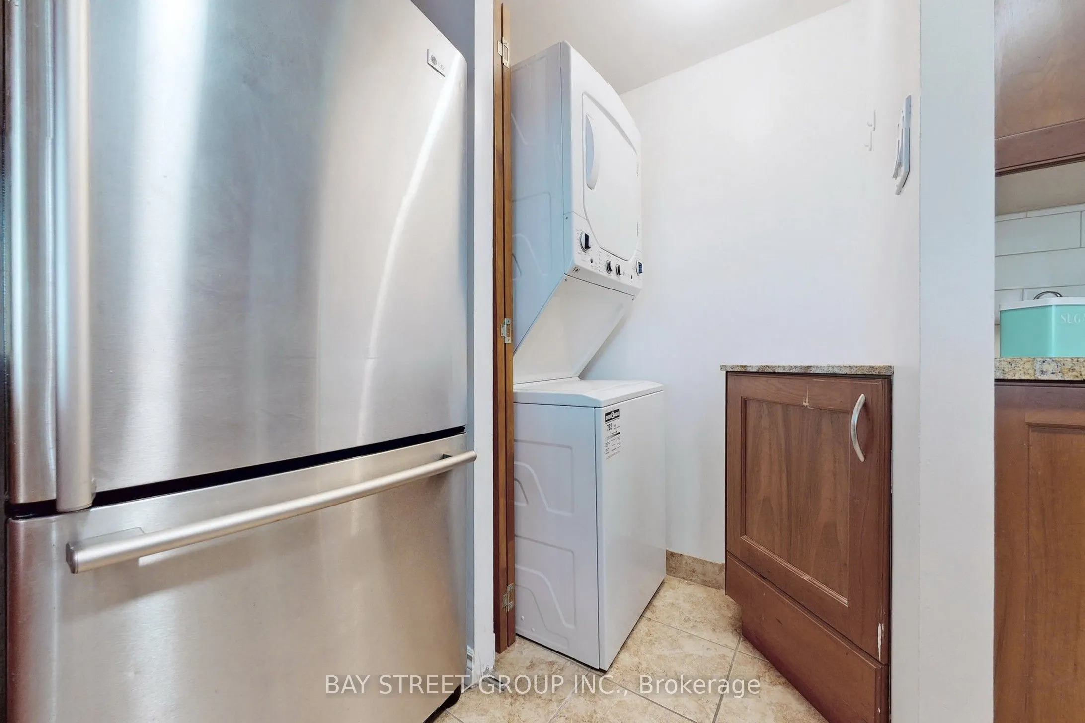 633 Bay Street, #601