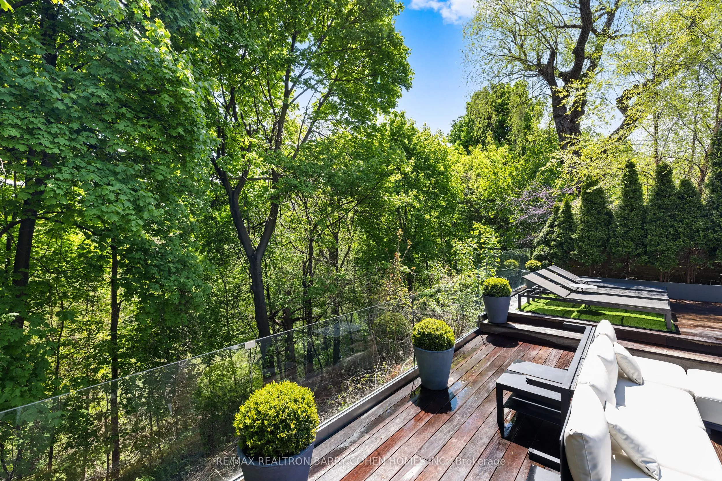 215 Lonsmount Drive