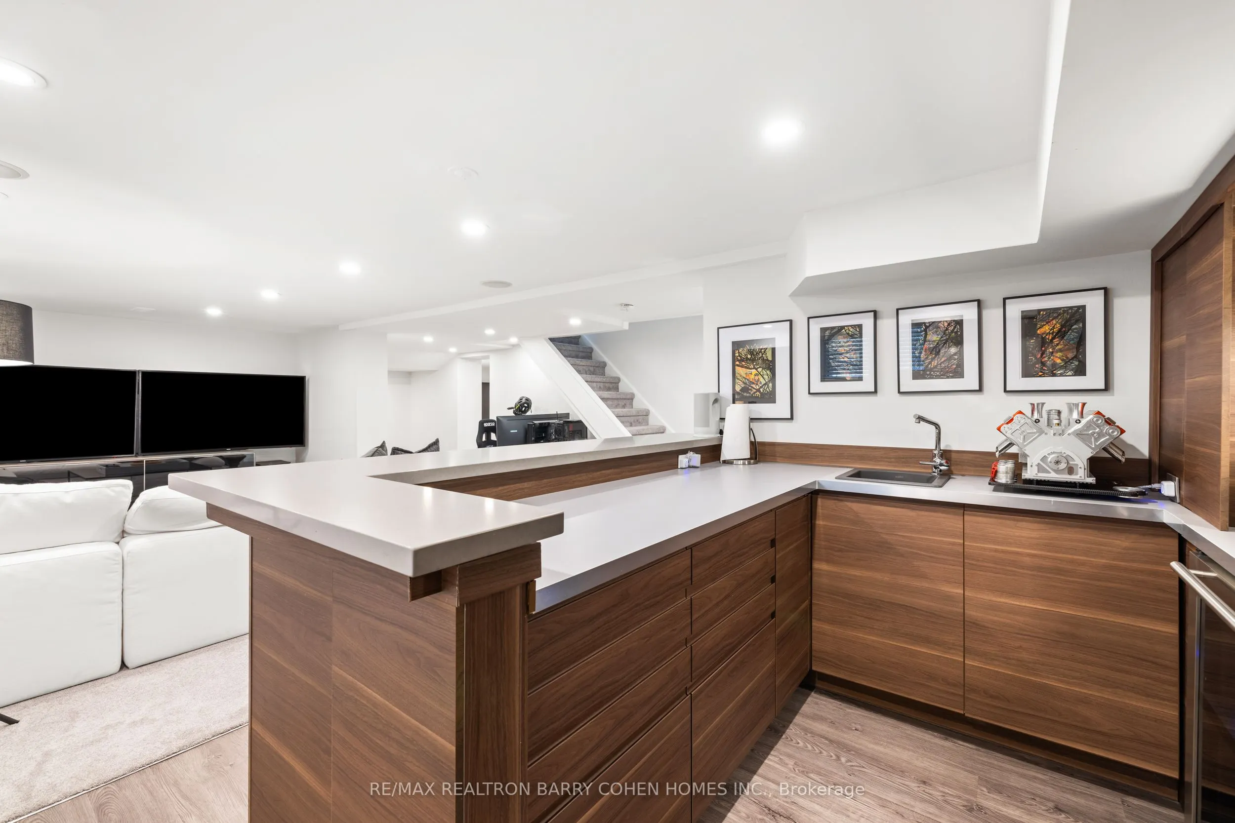 215 Lonsmount Drive