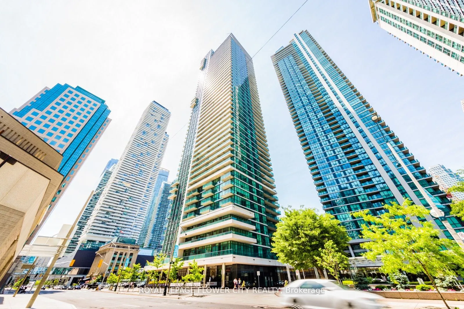 33 Bay Street, #2009