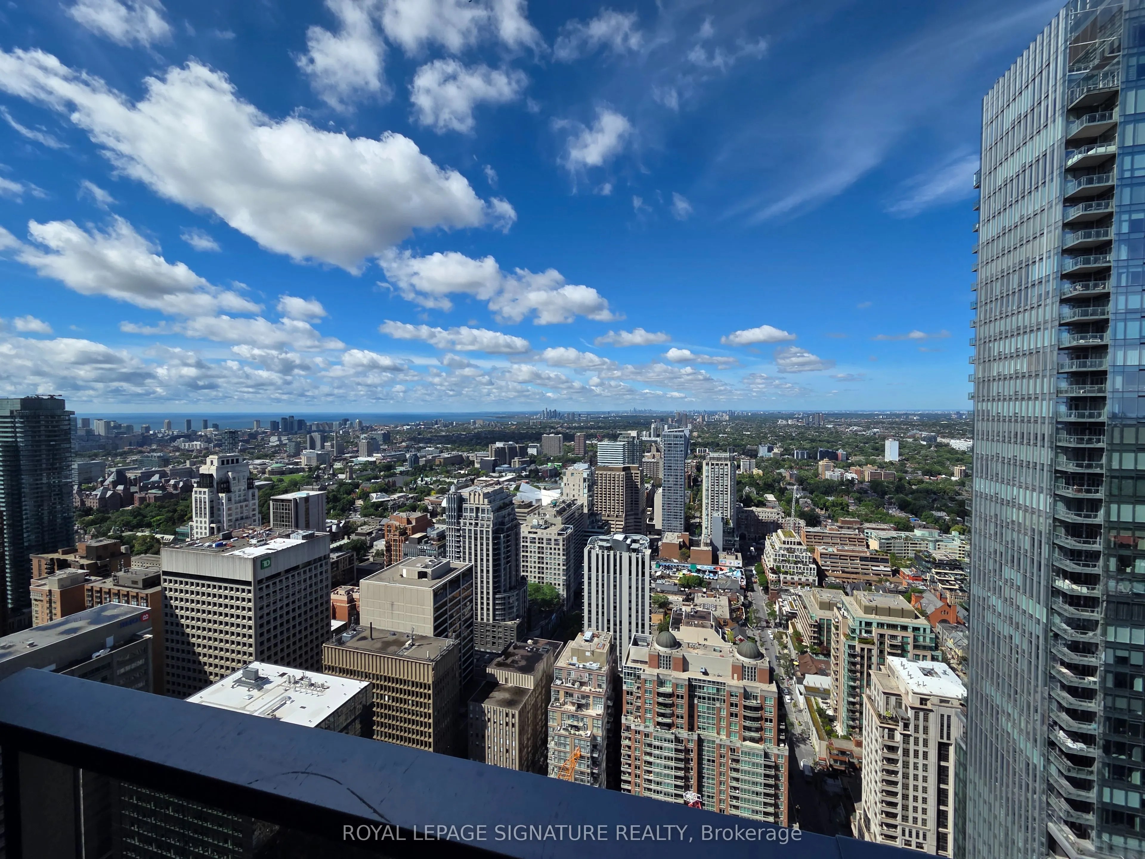 11 Yorkville Avenue, #4310