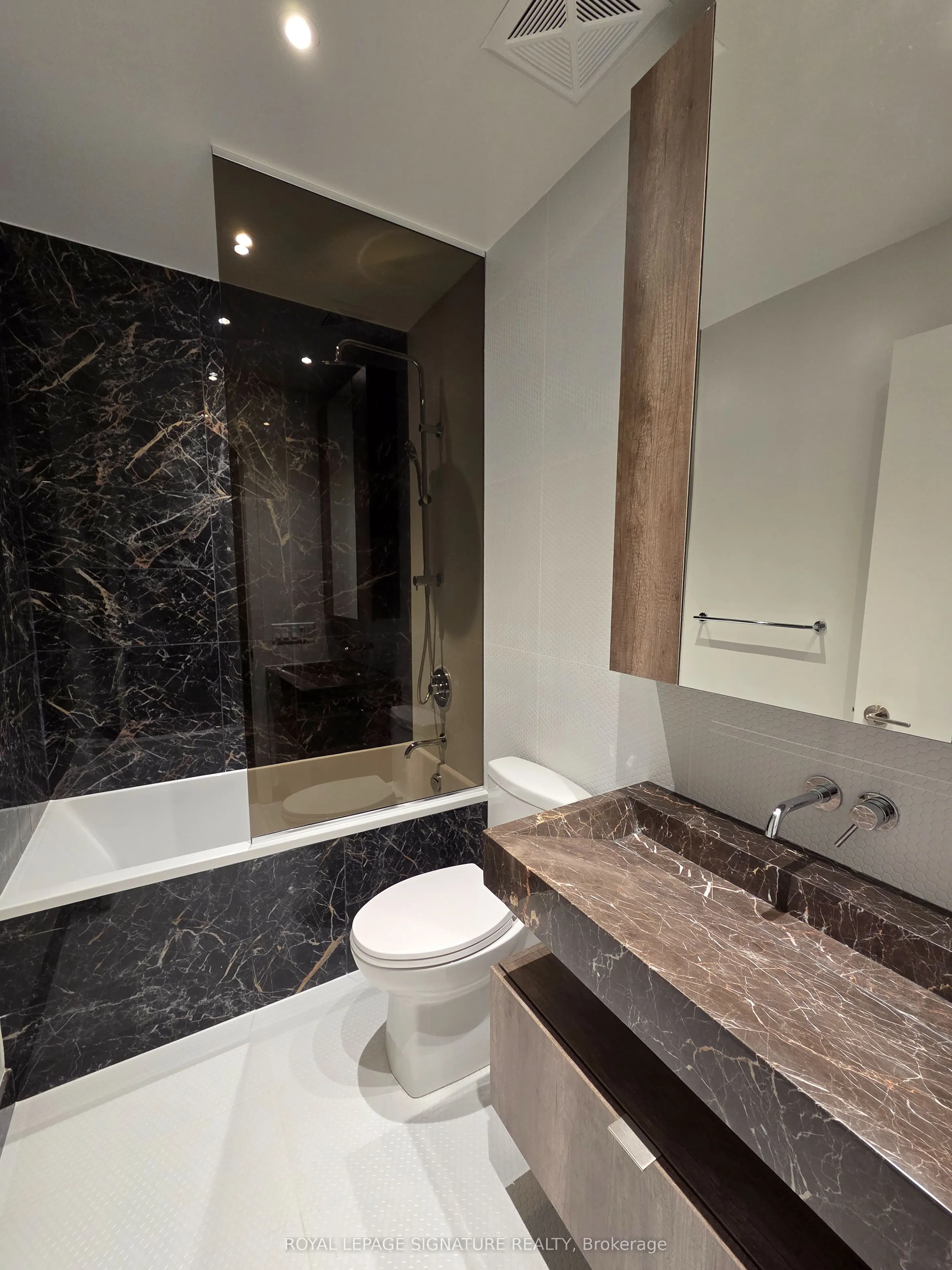 11 Yorkville Avenue, #4310