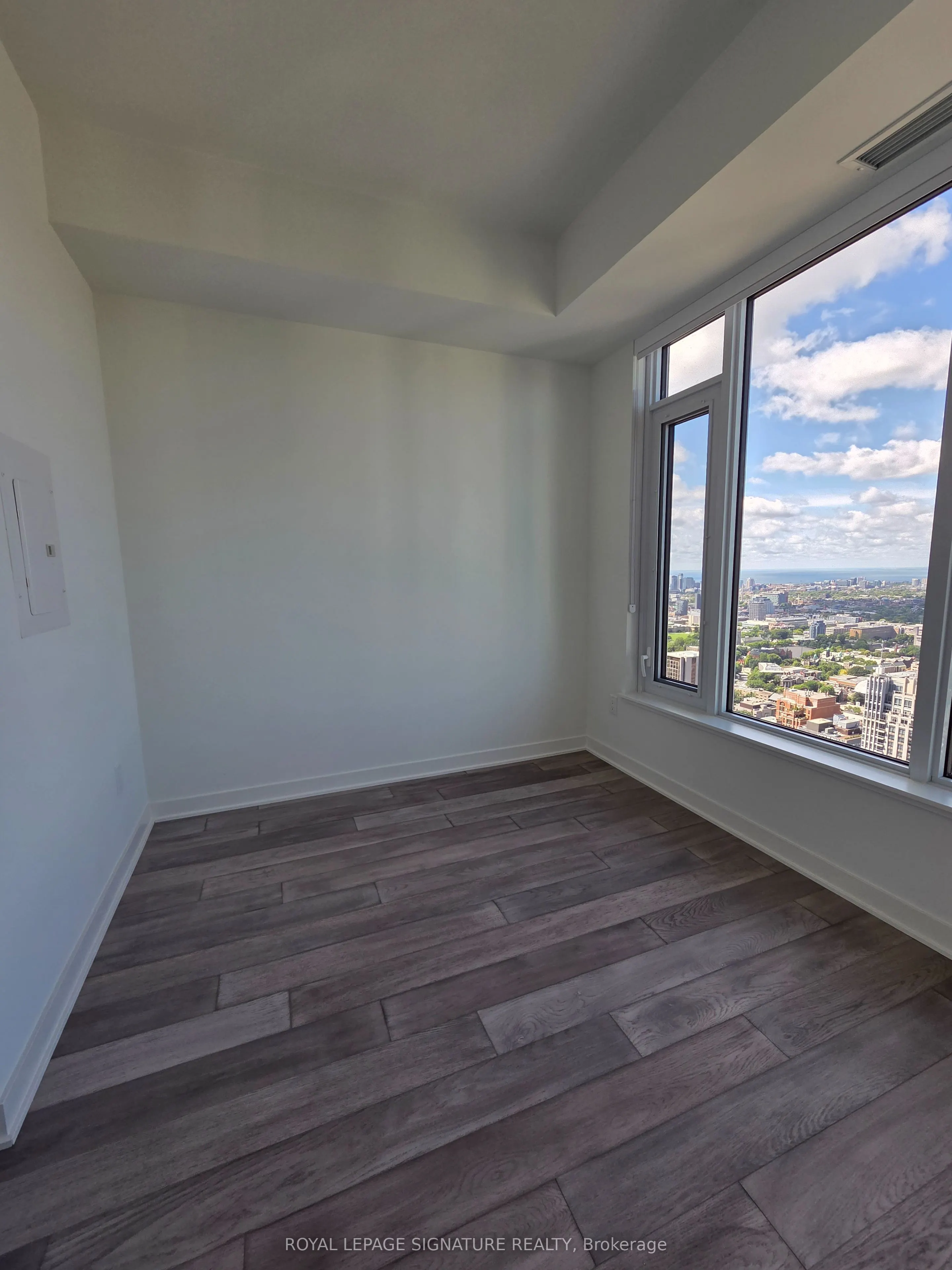 11 Yorkville Avenue, #4310