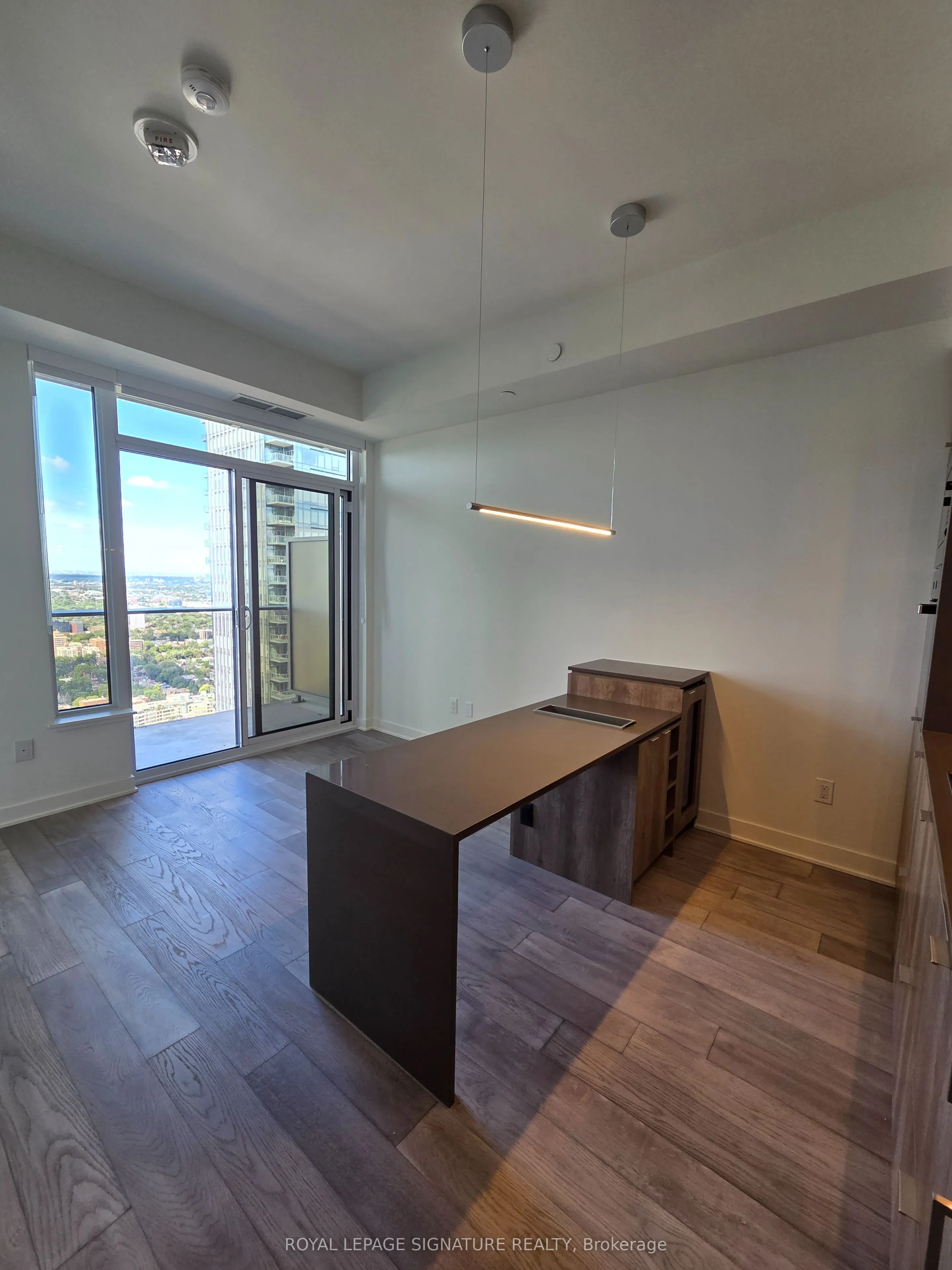 11 Yorkville Avenue, #4310