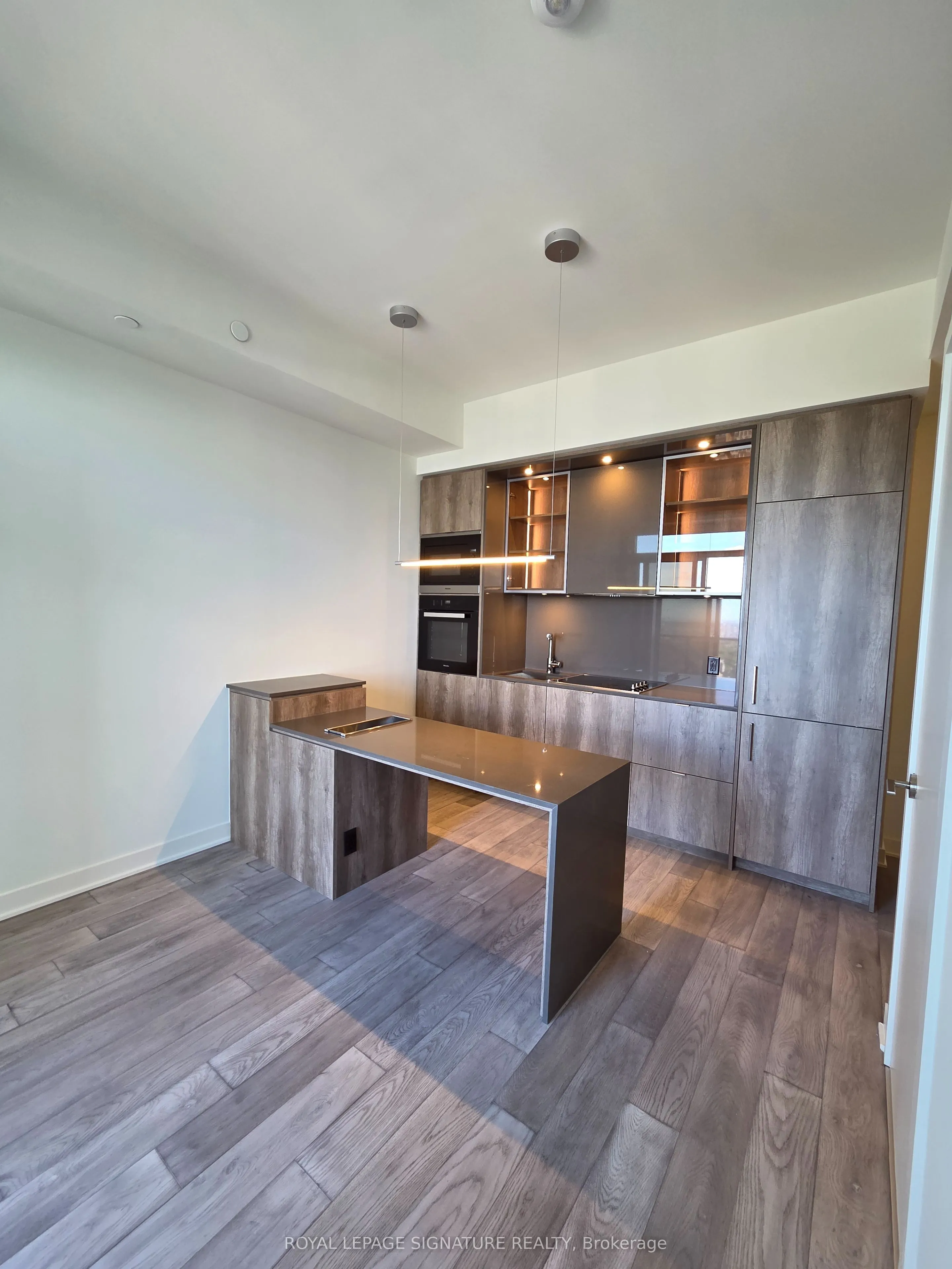 11 Yorkville Avenue, #4310
